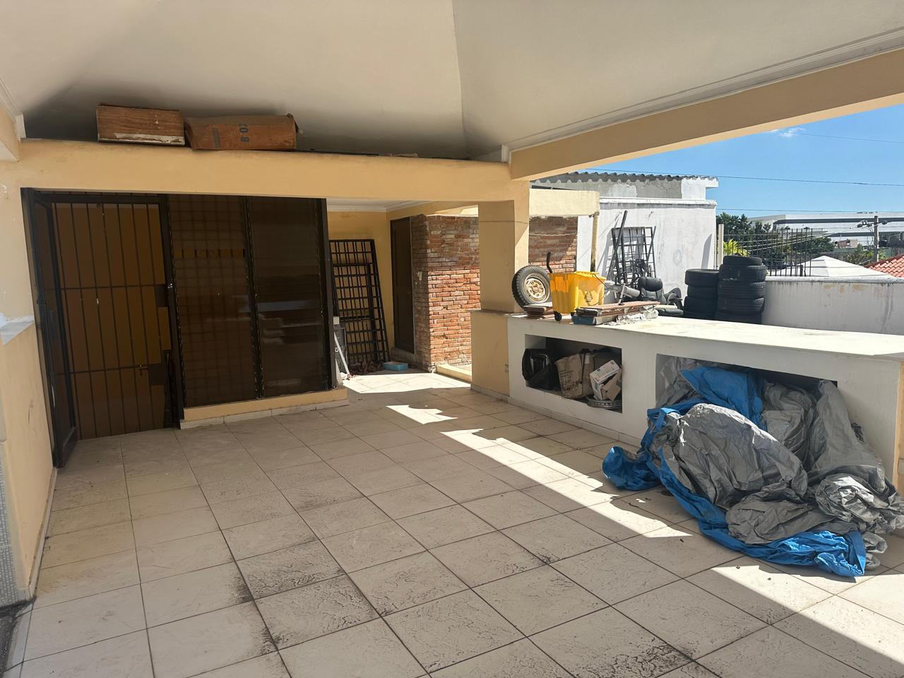 Vendo Casa de 3 niveles en La Castellana 4 HABS. 350 Mts.2 de OPORTUNI Foto 7270112-14.jpg