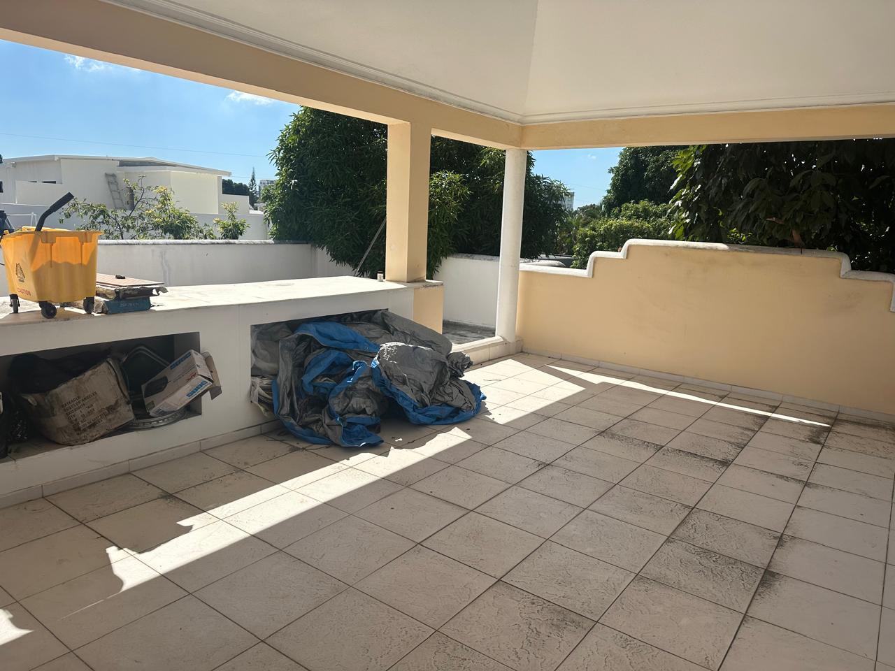 Vendo Casa de 3 niveles en La Castellana 4 HABS. 350 Mts.2 de OPORTUNI Foto 7270112-5.jpg