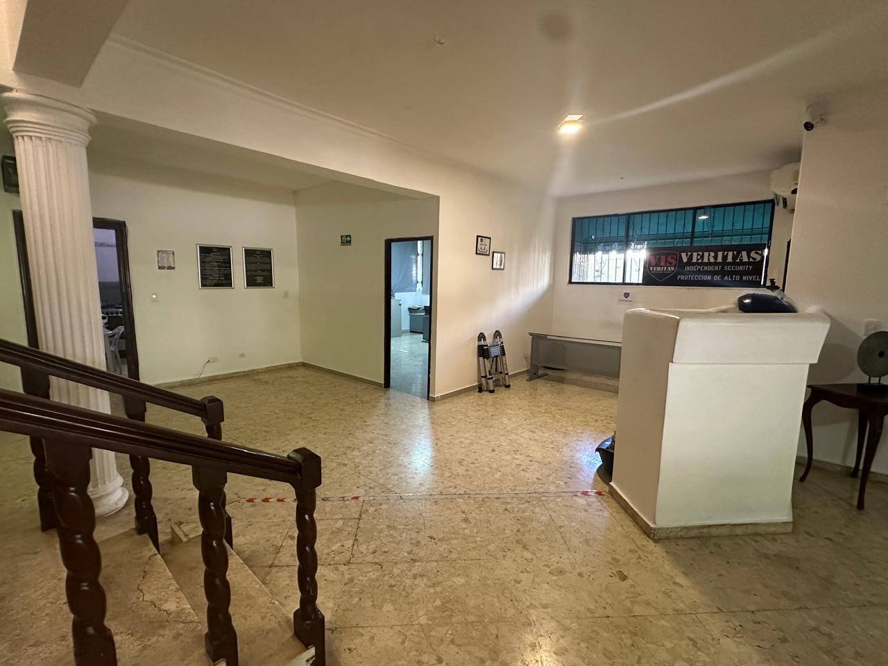 Vendo Casa de 3 niveles en La Castellana 4 HABS. 350 Mts.2 de OPORTUNI Foto 7270112-6.jpg