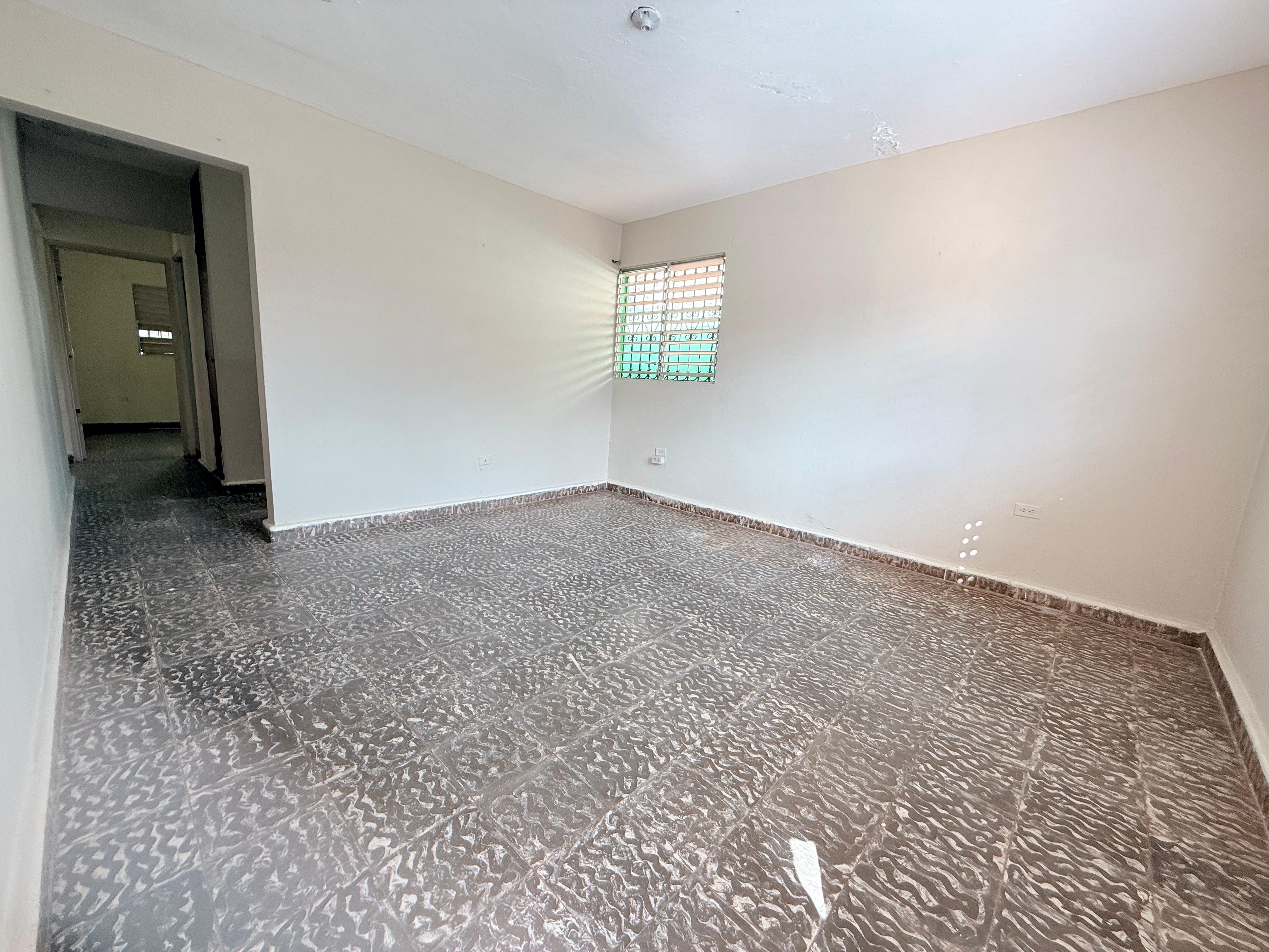 VENDO CASA A REMODELAR EN JUAN PABLO DUARTE STO DGO ESTE Foto 7270152-6.jpg