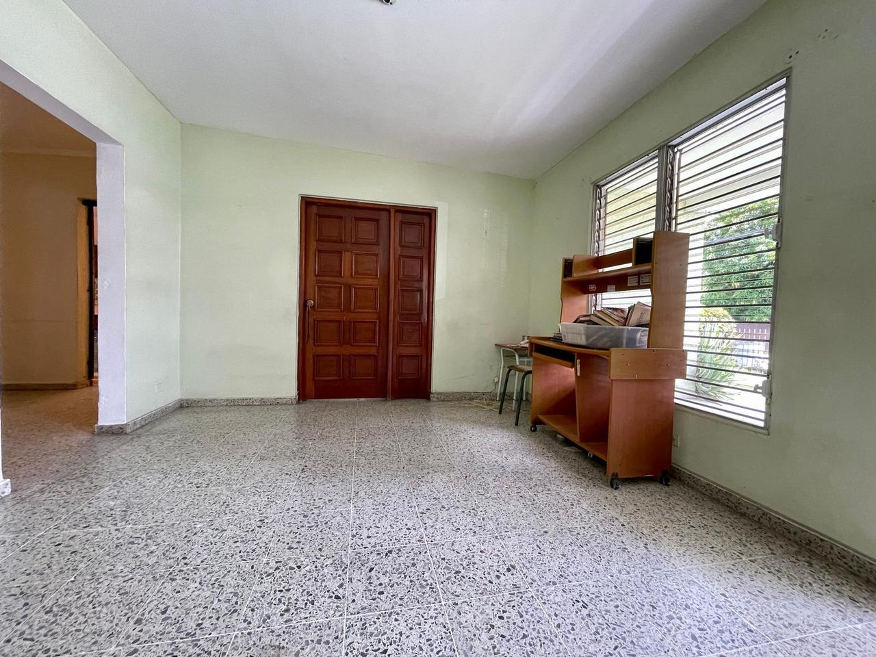 ALQUILO Casa Para Uso Comercial De 2 Niveles En Los Prados Foto 7270193-2.jpg