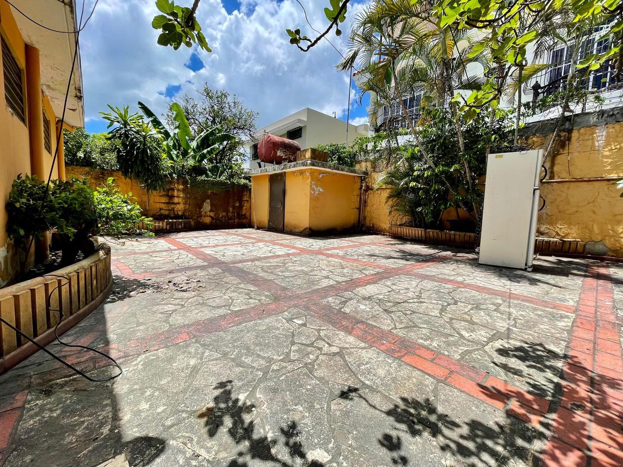 ALQUILO Casa Para Uso Comercial De 2 Niveles En Los Prados Foto 7270193-3.jpg