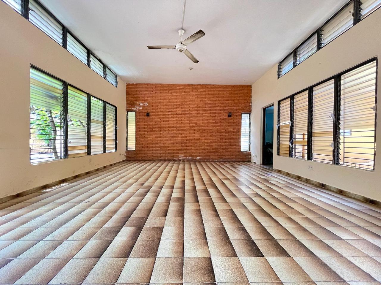 ALQUILO Casa Para Uso Comercial De 2 Niveles En Los Prados Foto 7270193-4.jpg