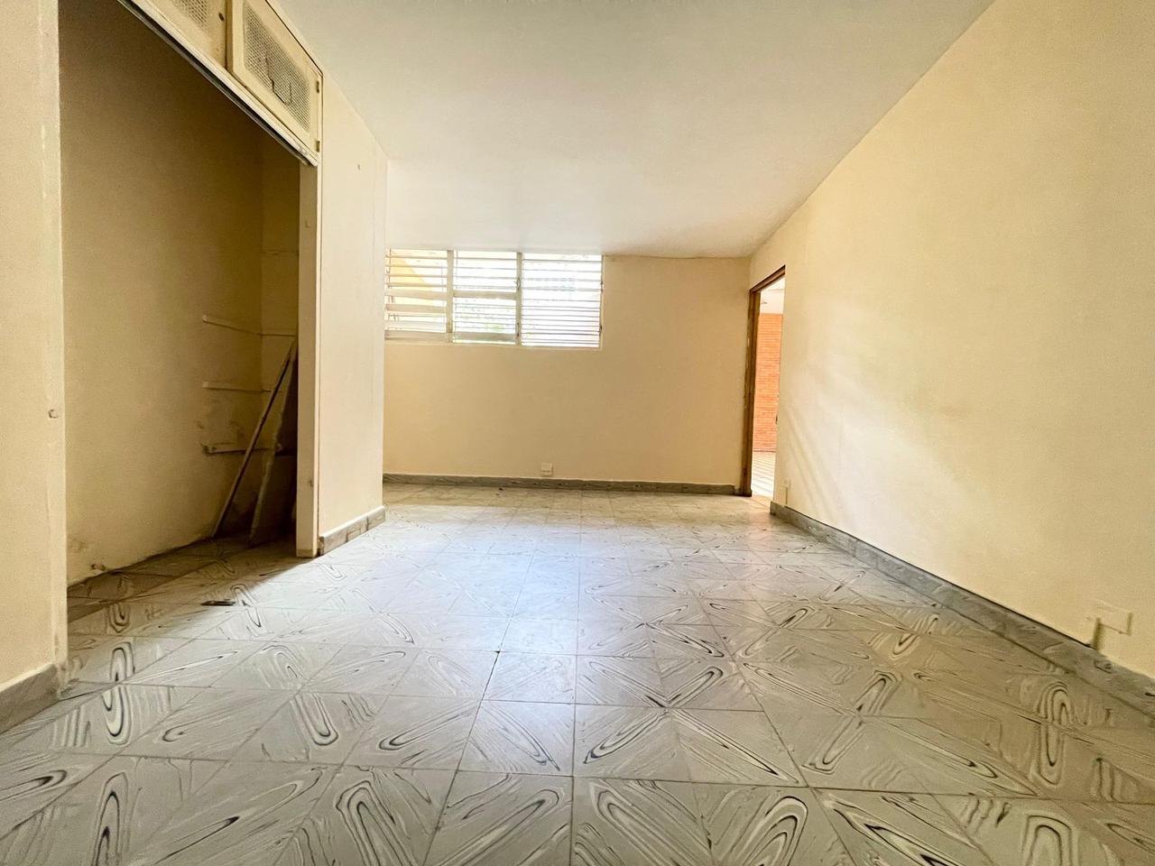 ALQUILO Casa Para Uso Comercial De 2 Niveles En Los Prados Foto 7270193-5.jpg
