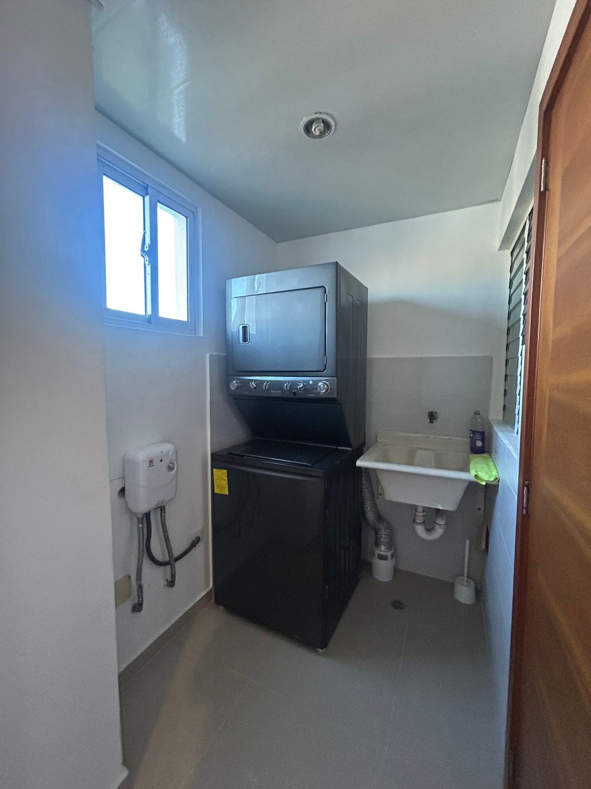 Se alquila hermoso apartamento  Amueblado Gazcue  Foto 7270466-11.jpg
