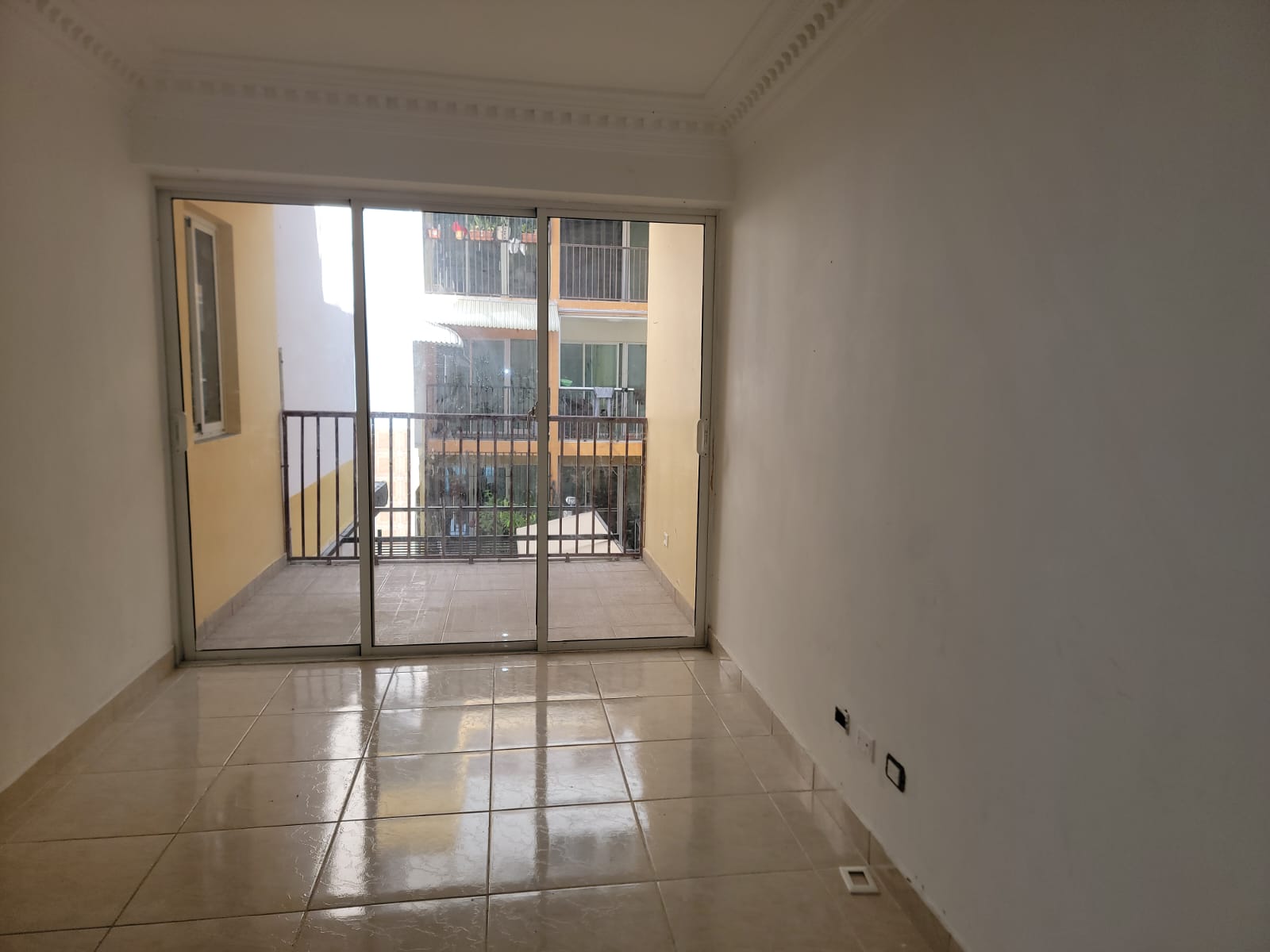 VENDO APARTAMENTO 3ER. NIVEL EN EL ENS. ISABELITA PROX A LA JCE DE LAS Foto 7270514-11.jpg