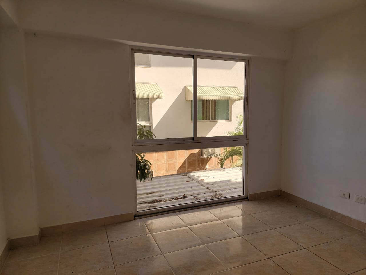 VENDO APARTAMENTO 3ER. NIVEL EN EL ENS. ISABELITA PROX A LA JCE DE LAS Foto 7270514-4.jpg