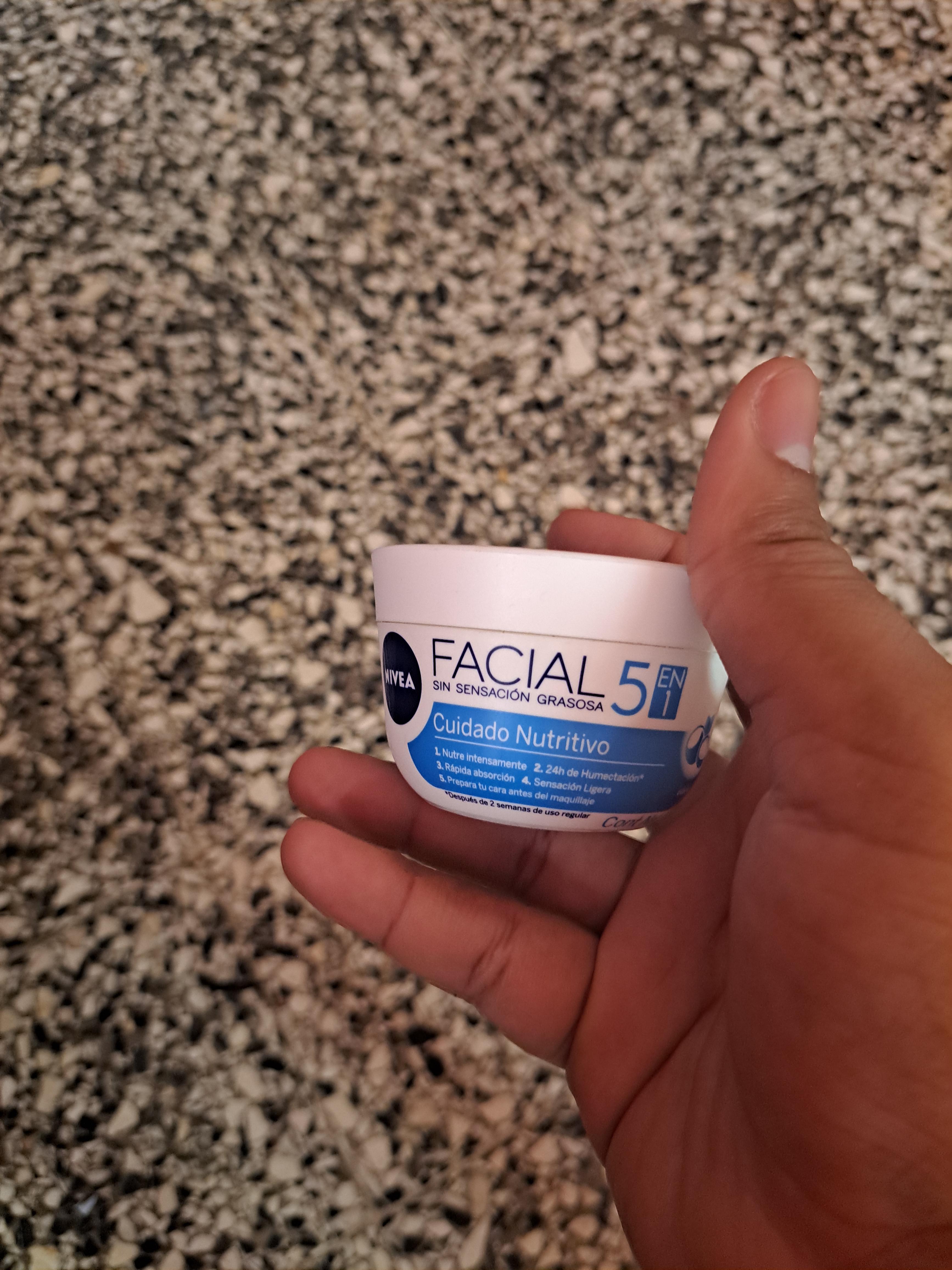 Vendo esta crema nueva nívea  Foto 7270614-3.jpg