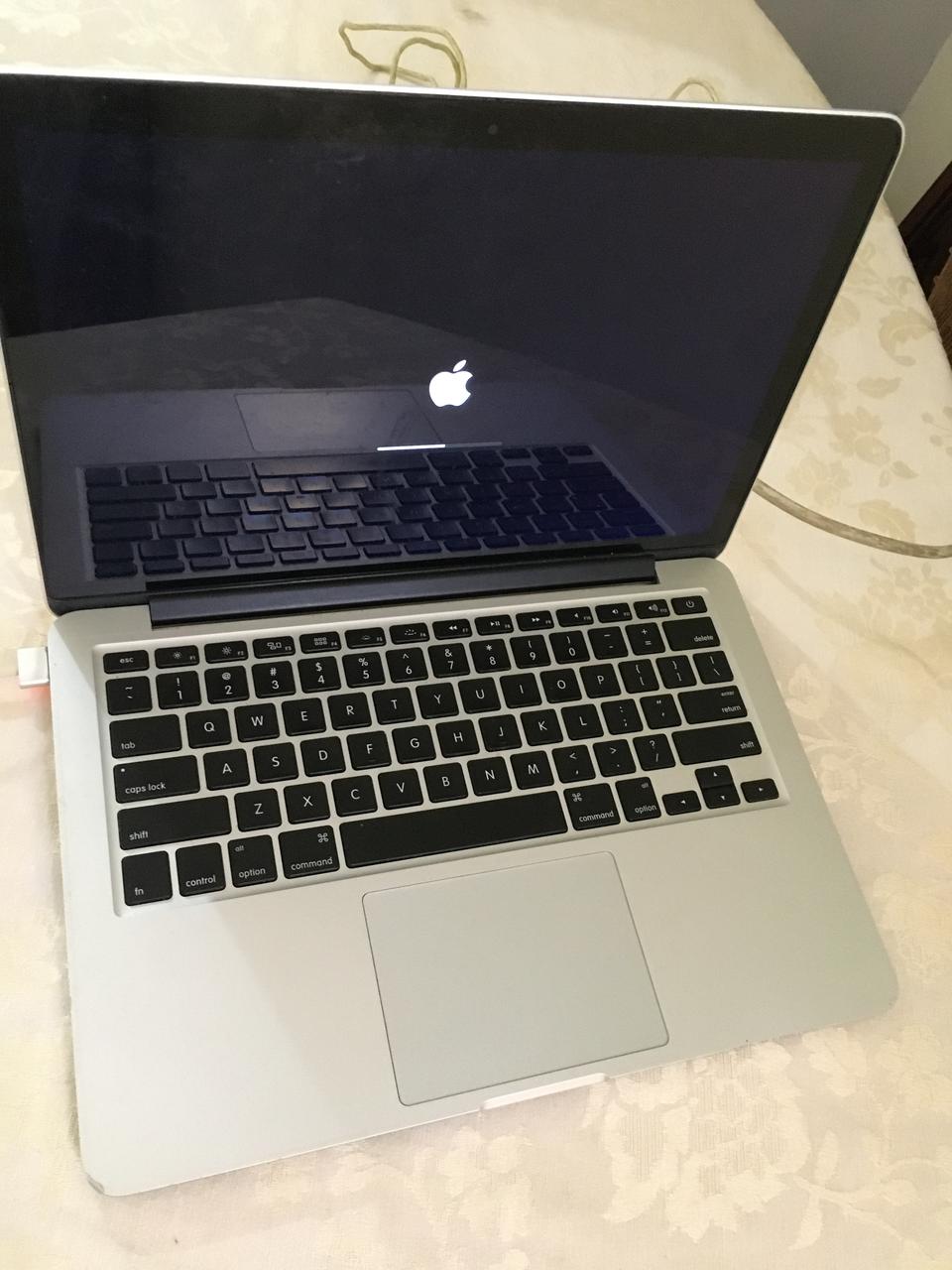 VENDO LAPTOP MAC PARA USO PERSONAL O PIEZAS Foto 7270779-2.jpg