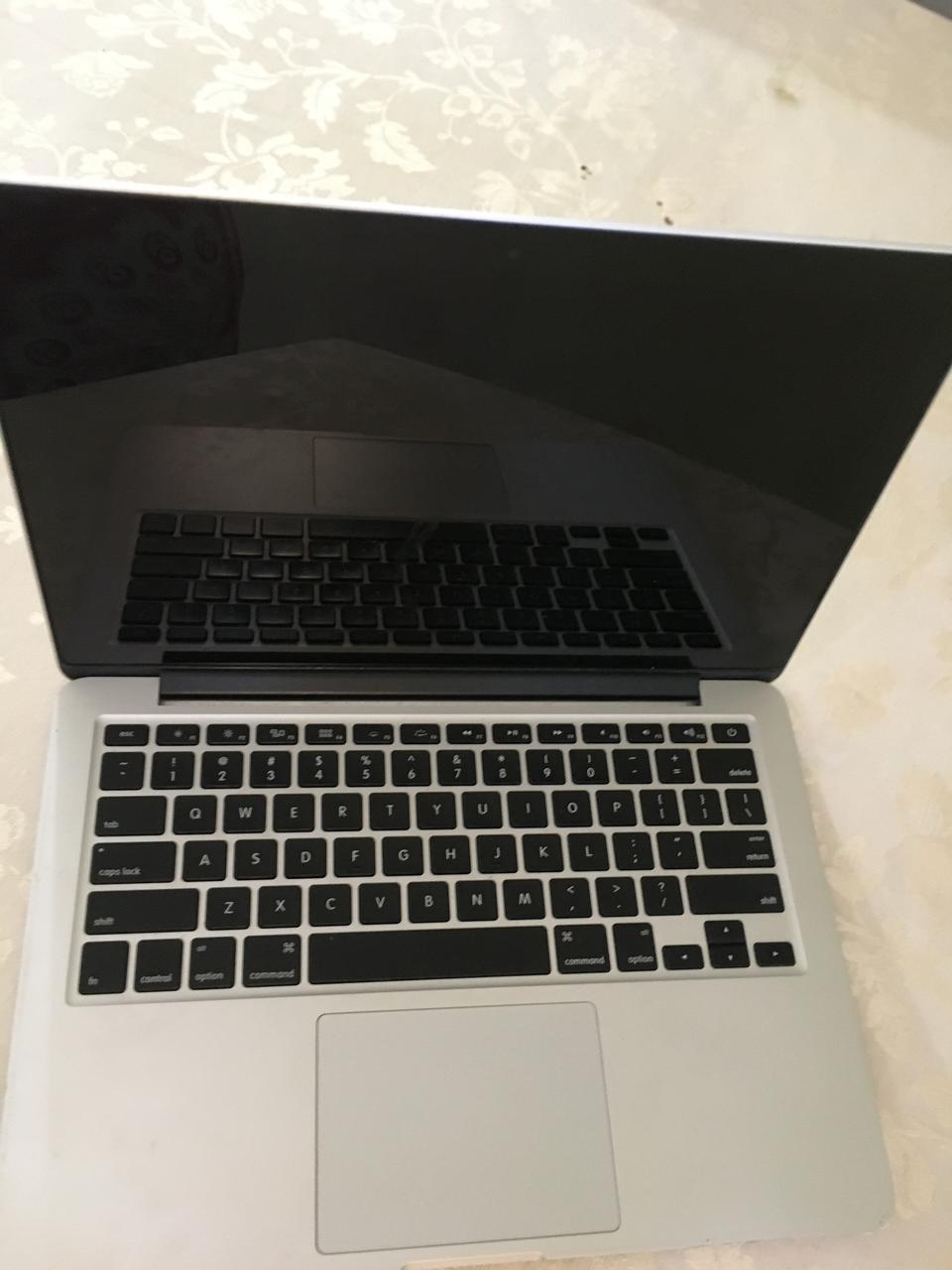 VENDO LAPTOP MAC PARA USO PERSONAL O PIEZAS Foto 7270779-3.jpg