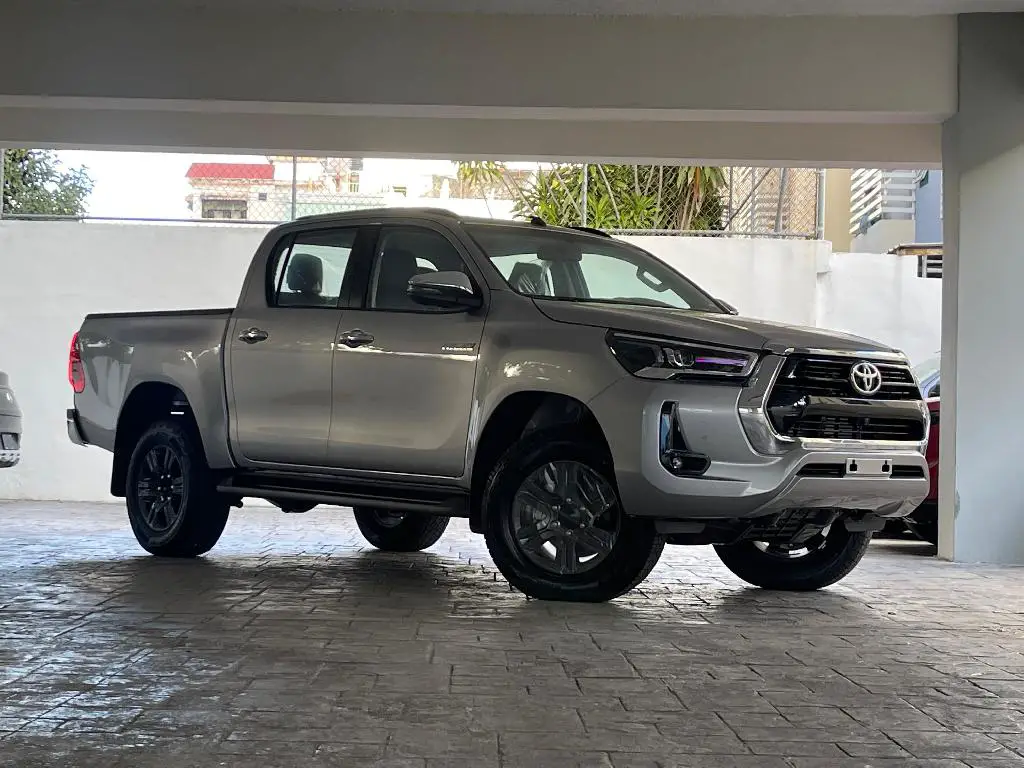 Toyota Hilux SRV 2025 Foto 7271034-1.jpg