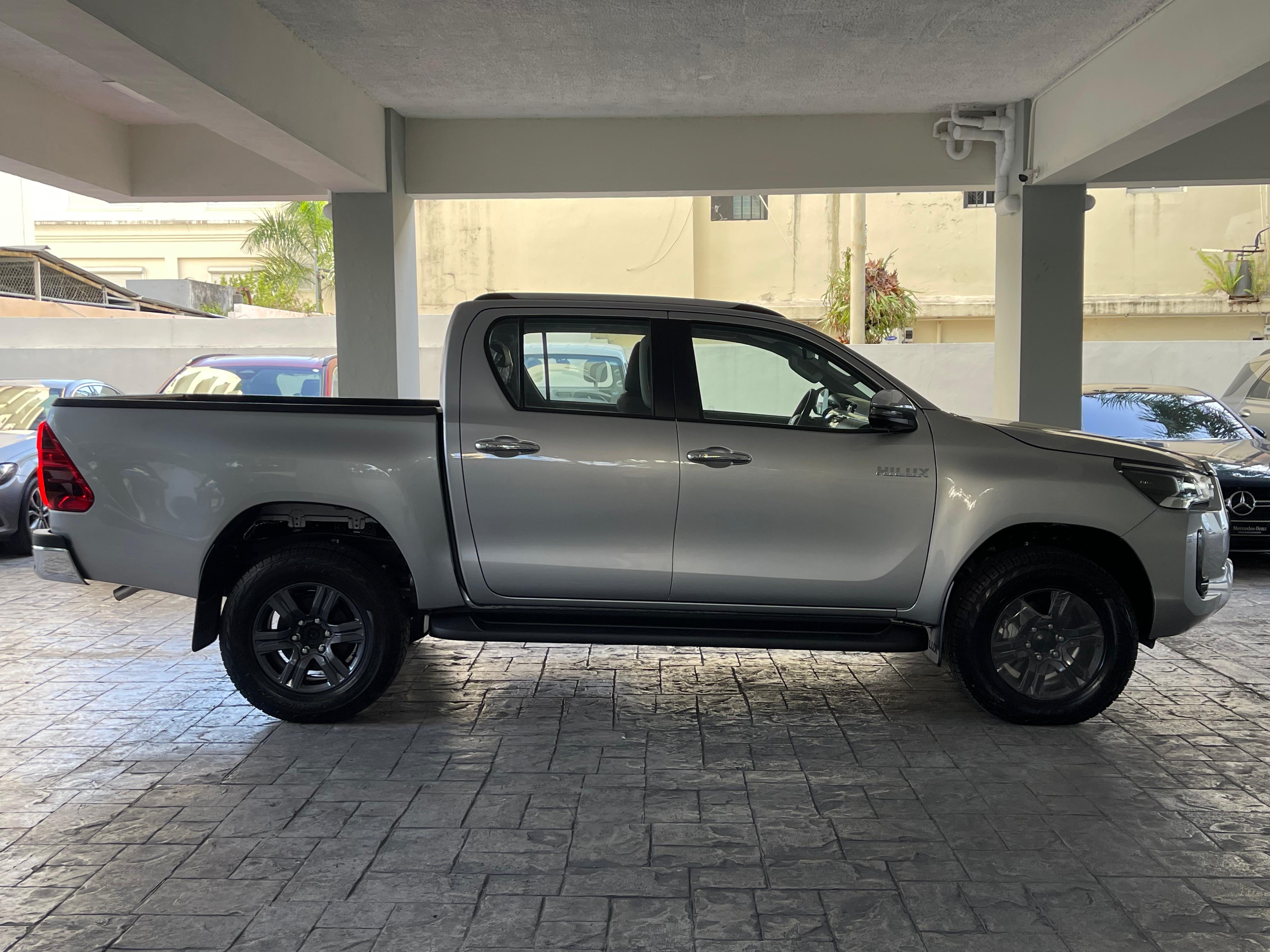 Toyota Hilux SRV 2025 Foto 7271034-4.jpg