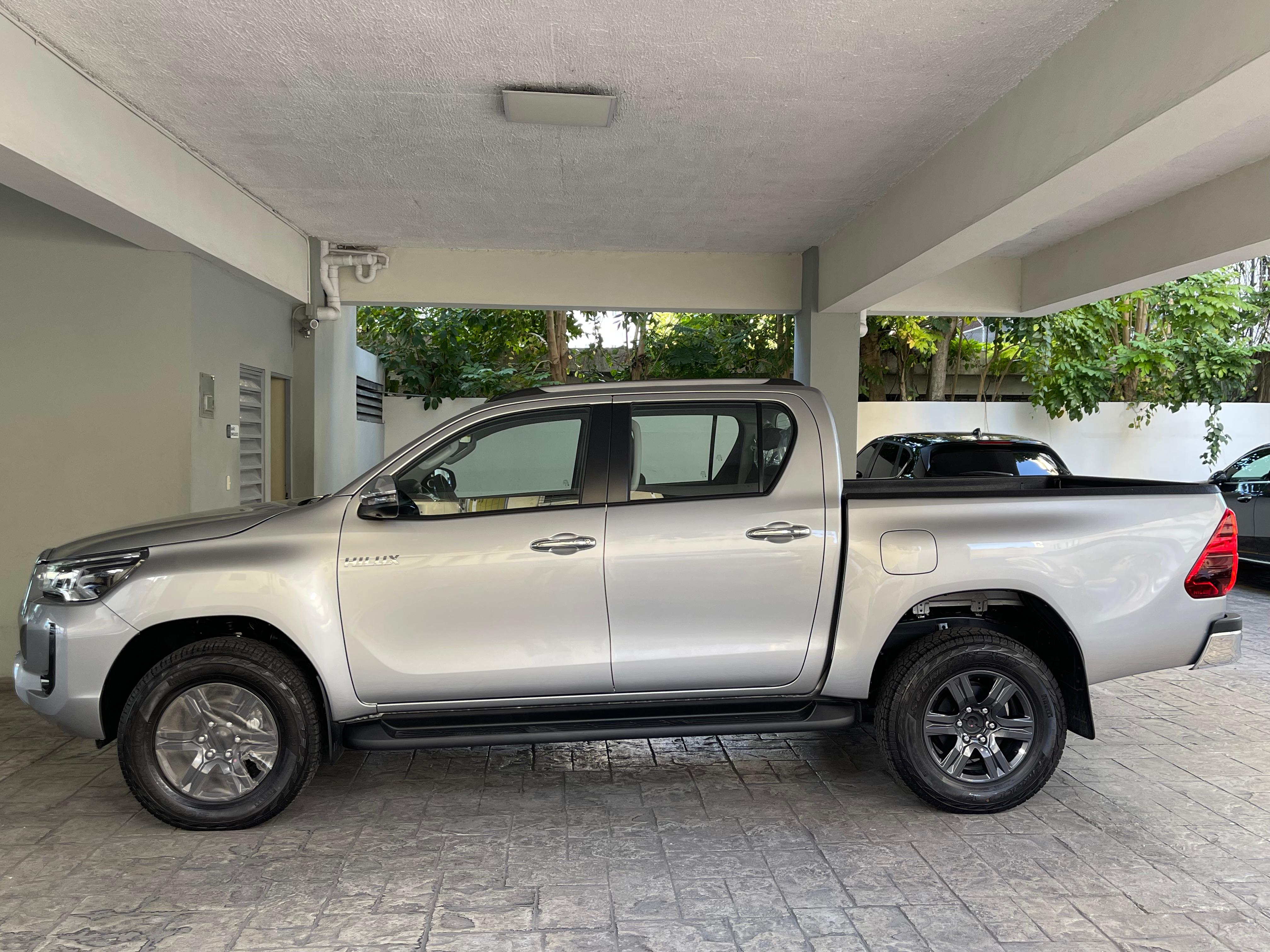 Toyota Hilux SRV 2025 Foto 7271034-5.jpg