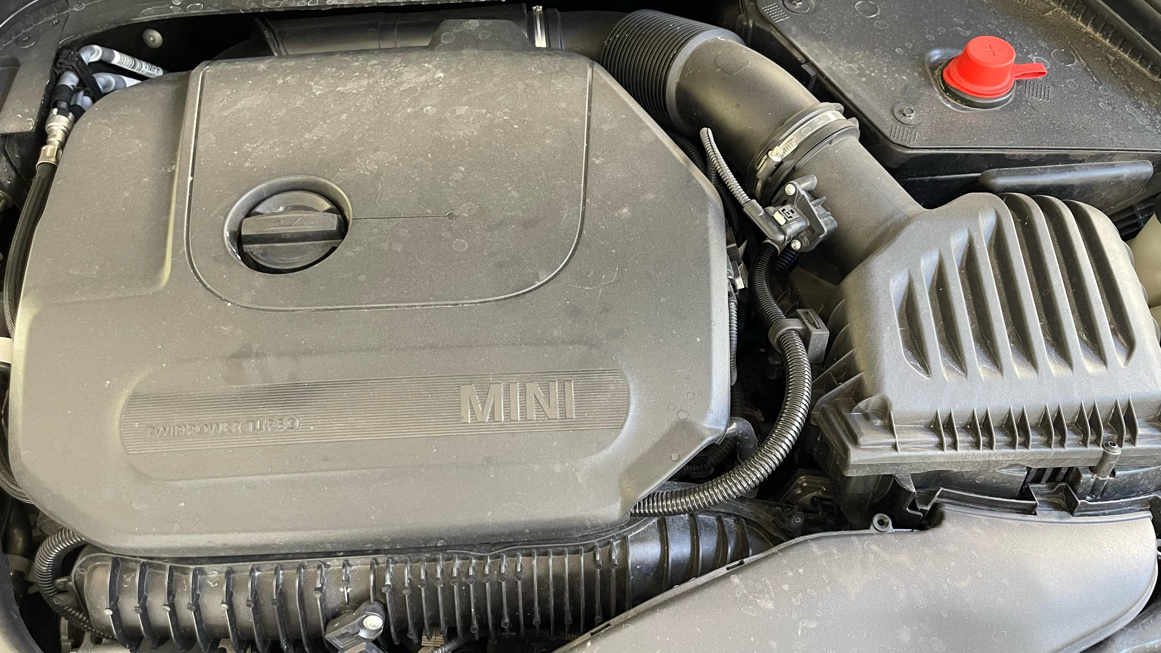 Mini Cooper JCW 2024 Foto 7271035-10.jpg