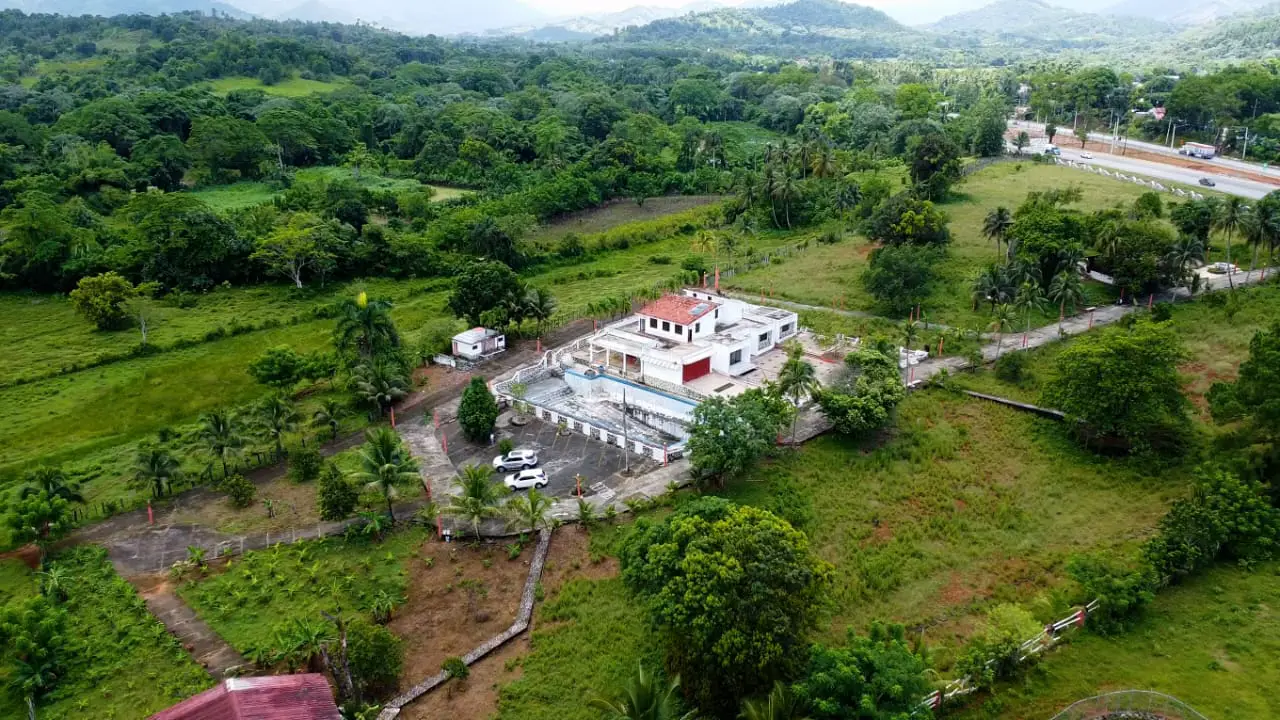 Hacienda de 2356 tareas totalmente Ganadera y equipada en Bonao Foto 7271088-2.jpg