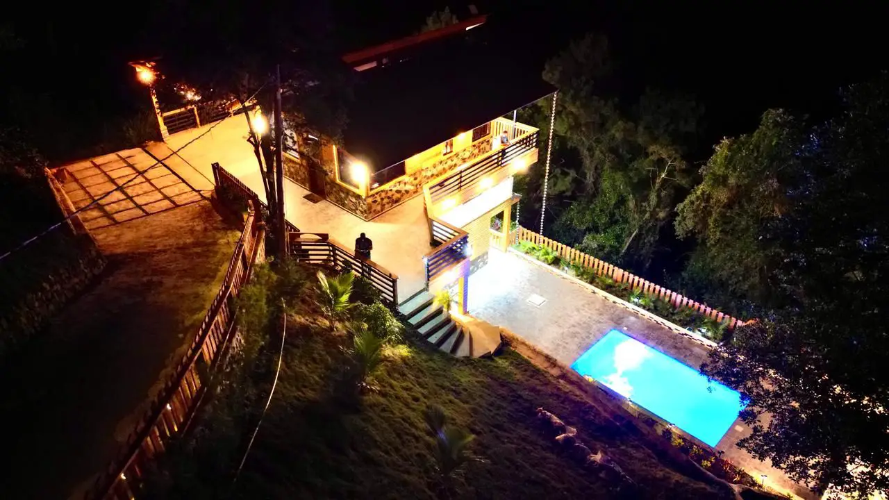 Hermosa Villa de 3 Niveles en Venta en Jarabacoa Foto 7271100-12.jpg