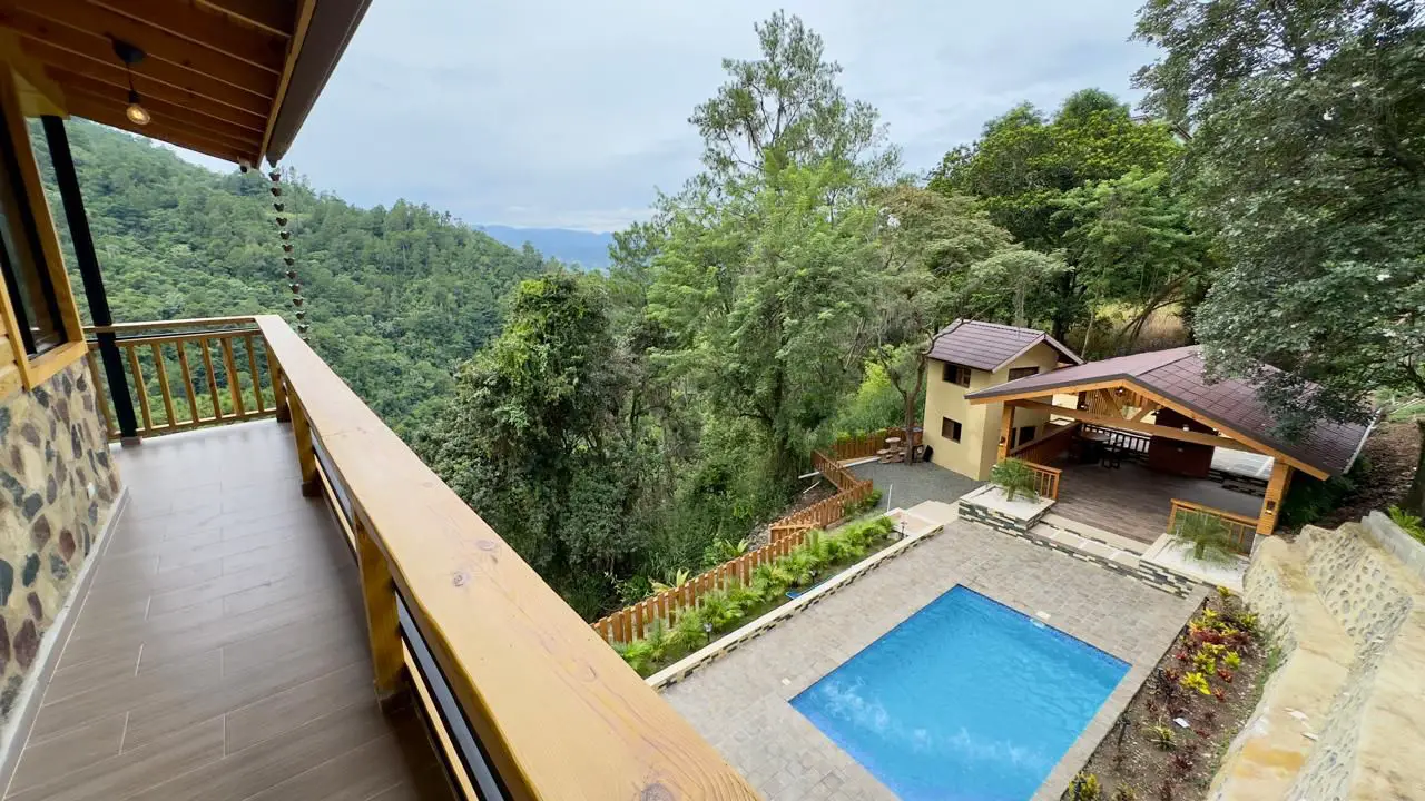Hermosa Villa de 3 Niveles en Venta en Jarabacoa Foto 7271100-13.jpg