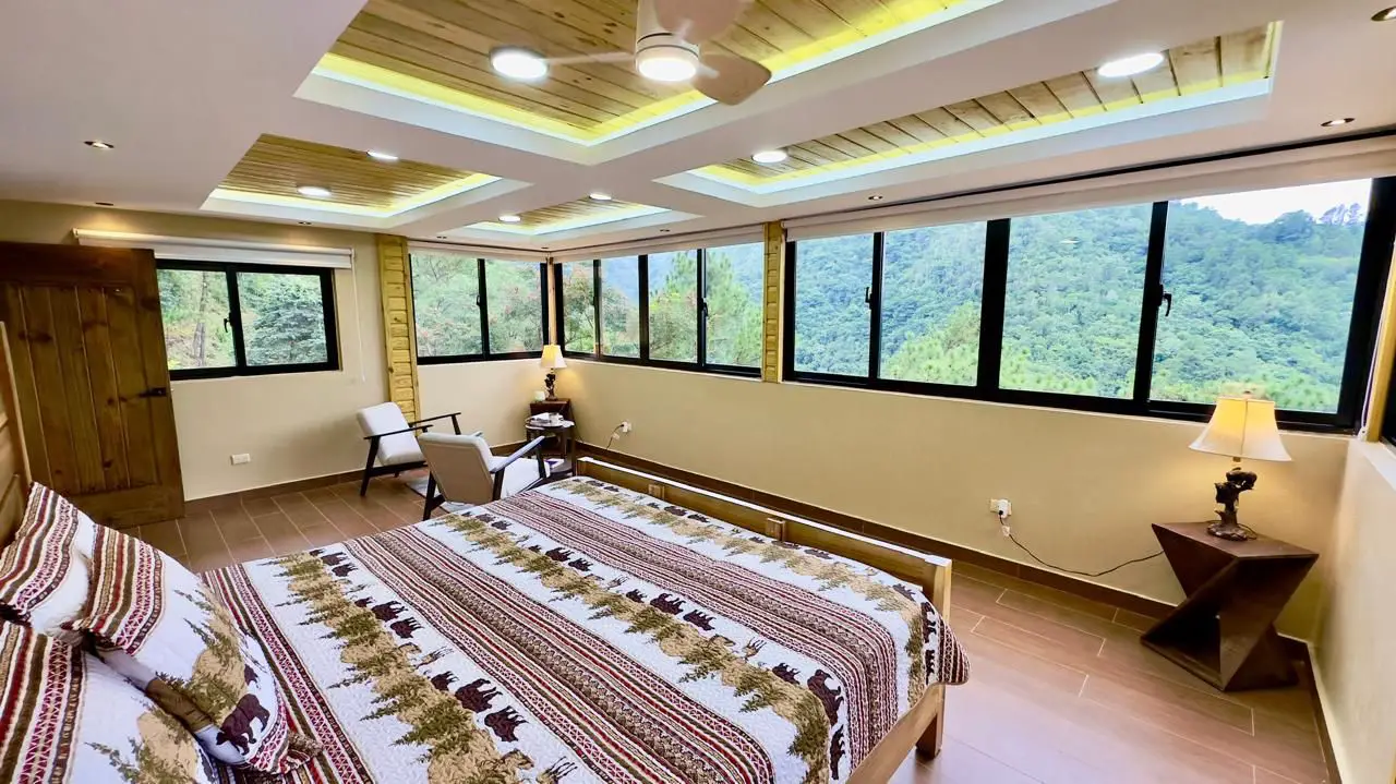 Hermosa Villa de 3 Niveles en Venta en Jarabacoa Foto 7271100-5.jpg