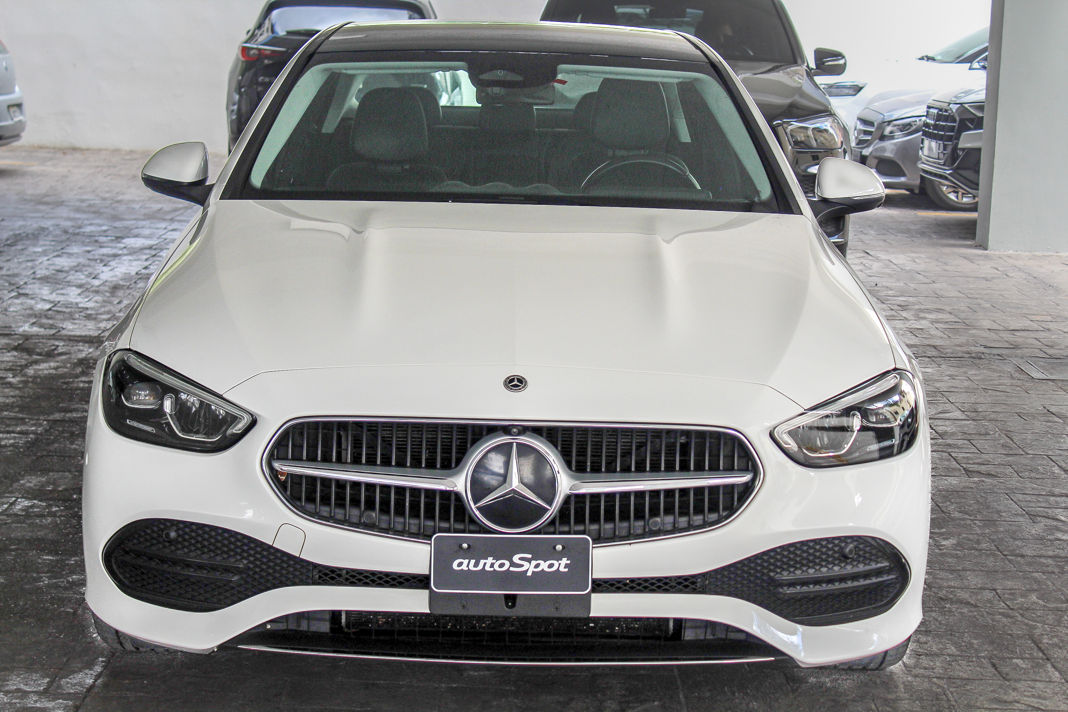 Mercedes Benz C300 2022  Foto 7271113-2.jpg