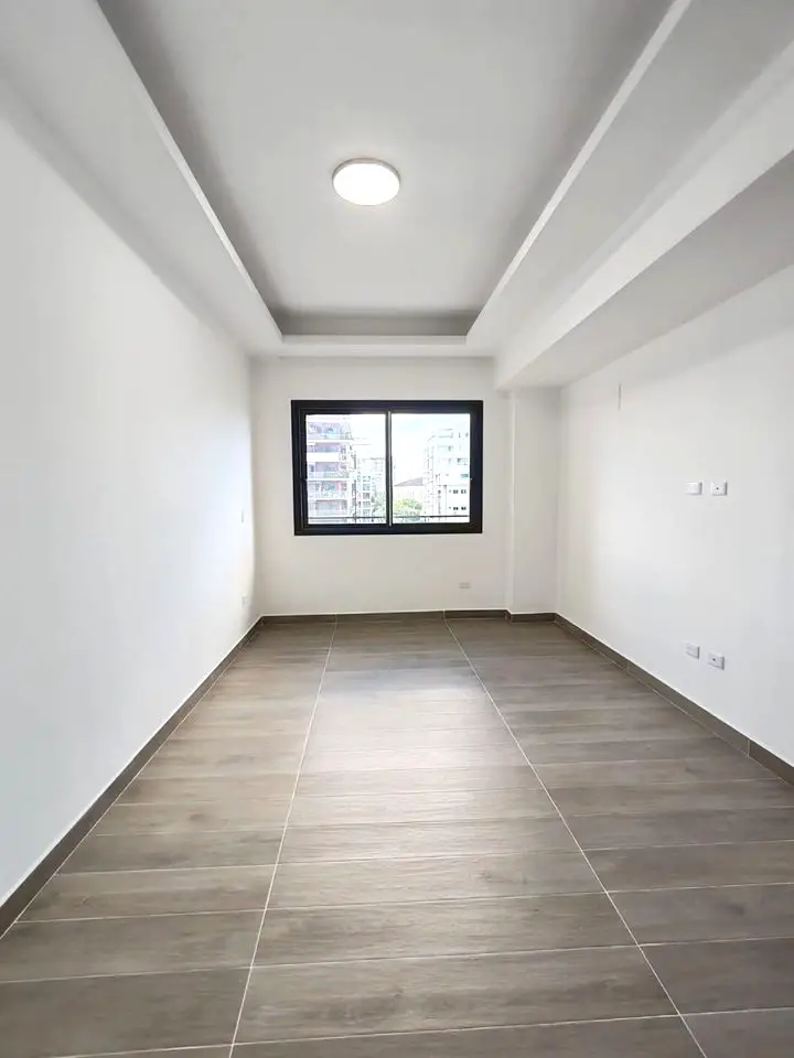 Alquiler de apartamento vacío nuevo a estrenar en Evaristo Morales Foto 7271199-13.jpg