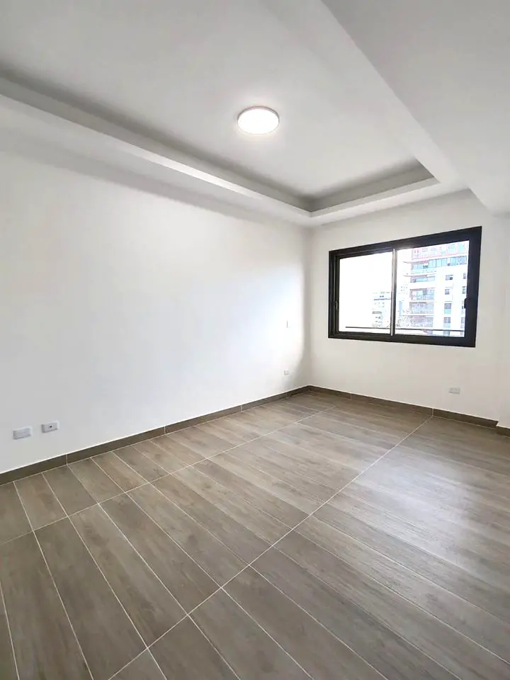 Alquiler de apartamento vacío nuevo a estrenar en Evaristo Morales Foto 7271199-6.jpg