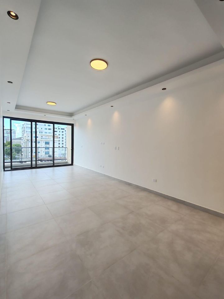 Alquiler de apartamento vacío nuevo a estrenar en Evaristo Morales Foto 7271199-8.jpg