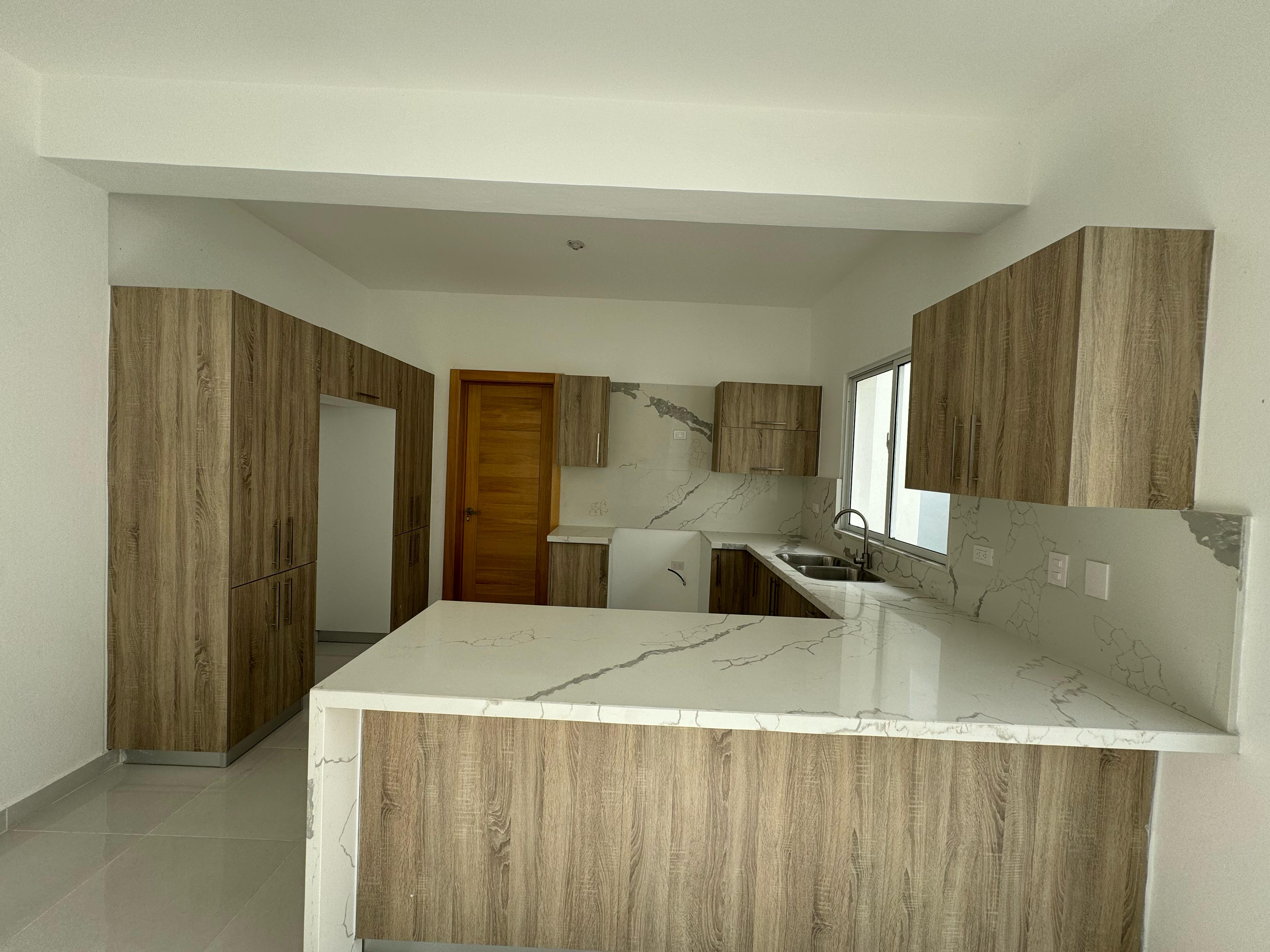 SE ALQUILA CASA DE 4 HABITACIONES EN RESIDENCIAL PRIVADO Foto 7271288-12.jpg