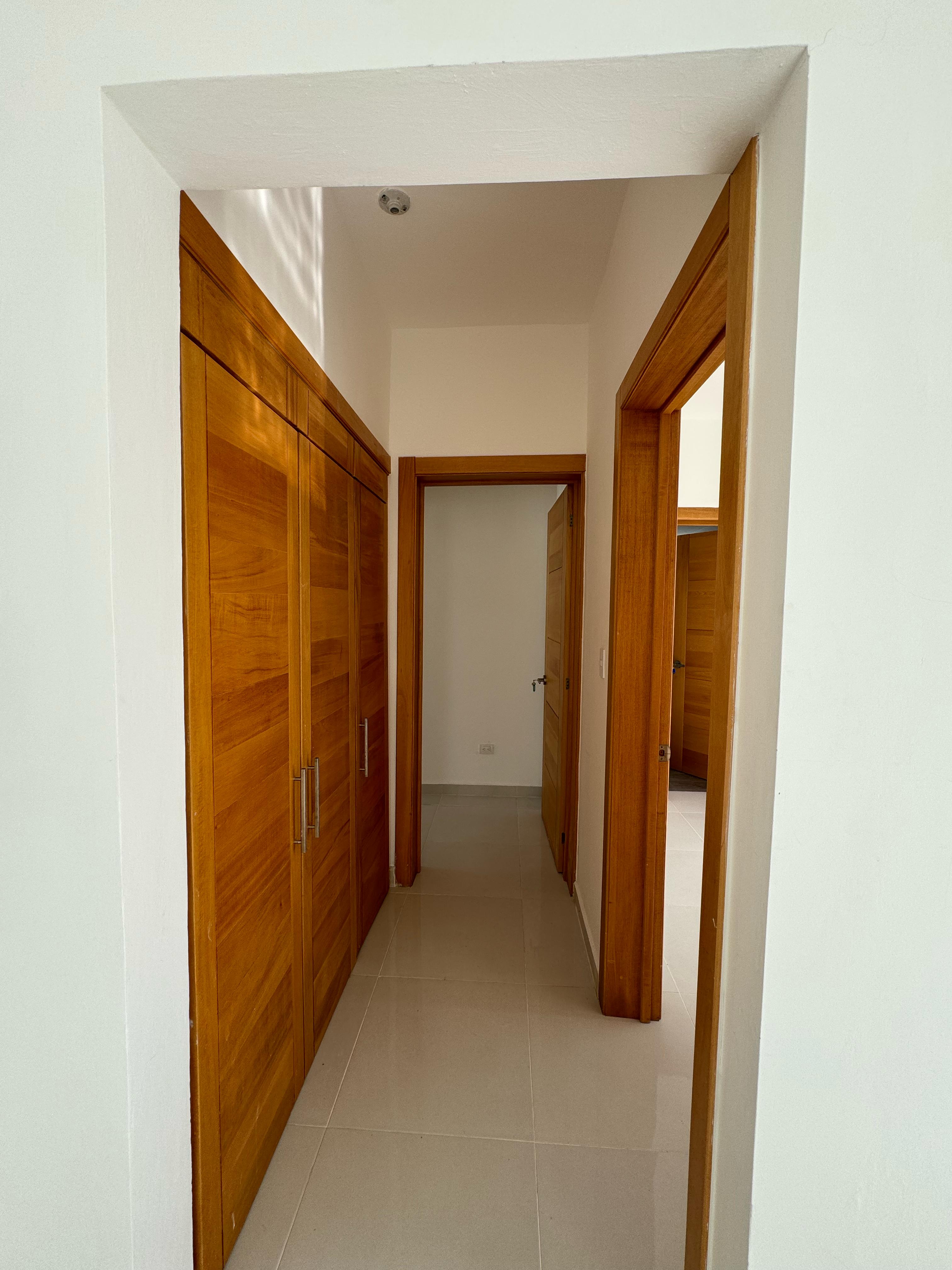 SE ALQUILA CASA DE 4 HABITACIONES EN RESIDENCIAL PRIVADO Foto 7271288-4.jpg