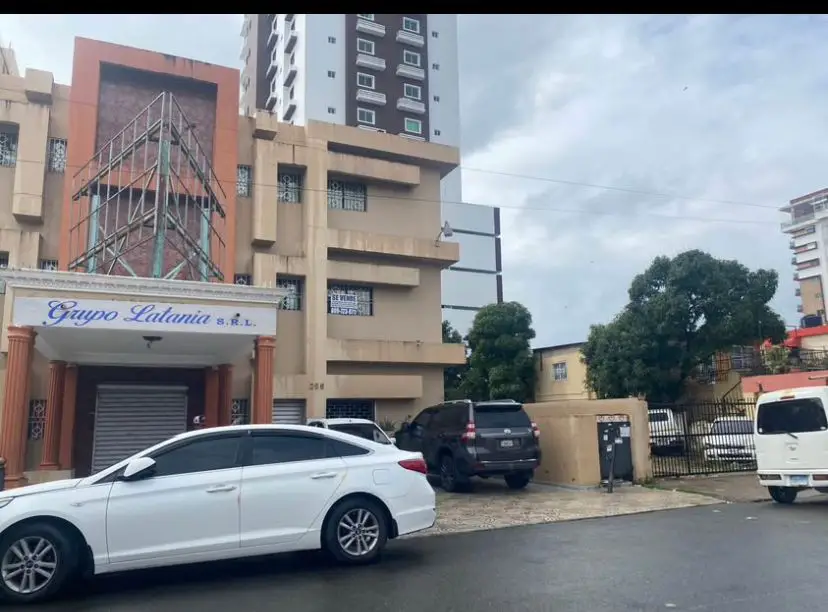 Edificio punto comercial  Foto 7271304-3.jpg