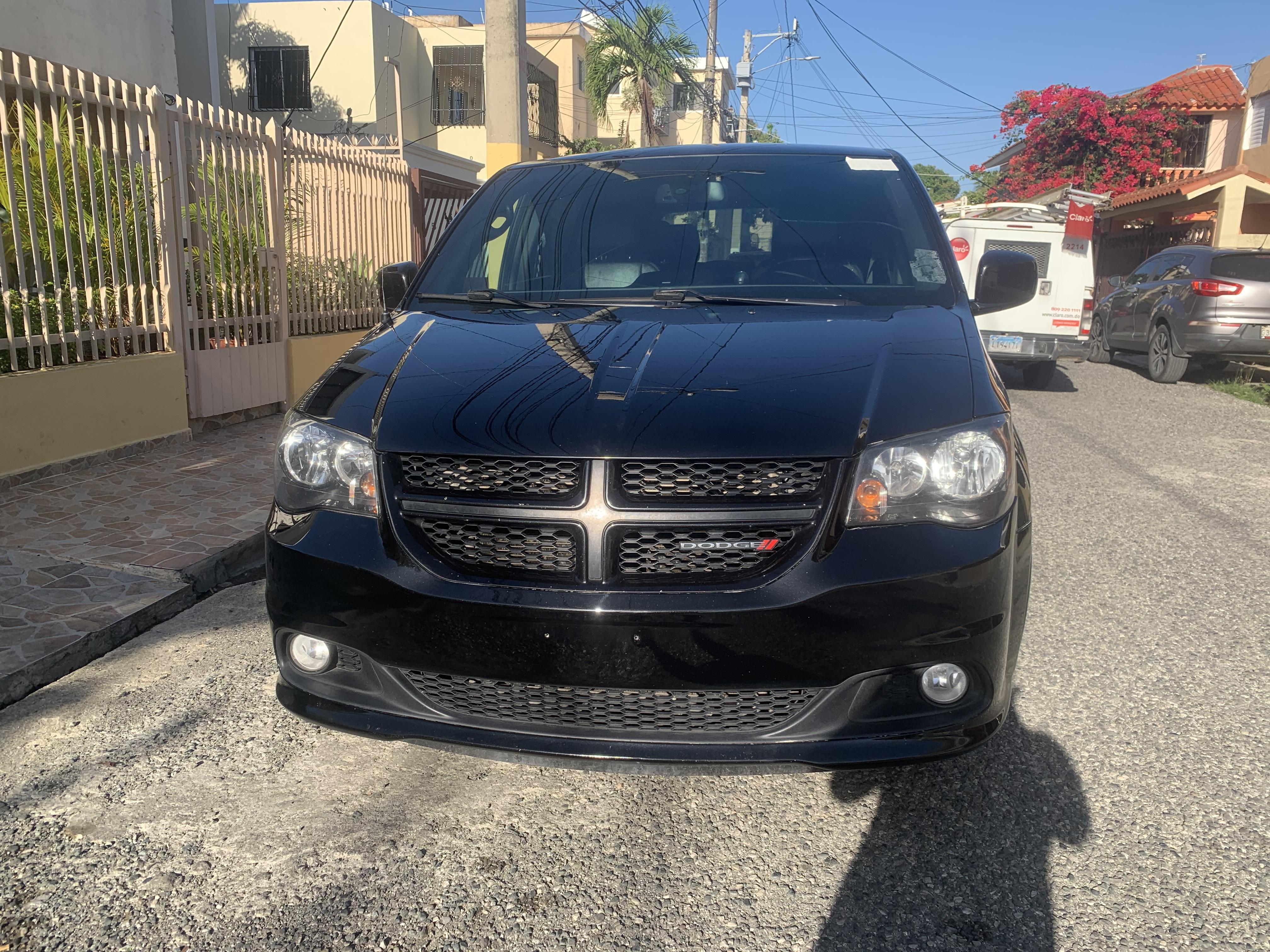 DODGE grand CARAVAN SXT 2019 Foto 7271325-6.jpg
