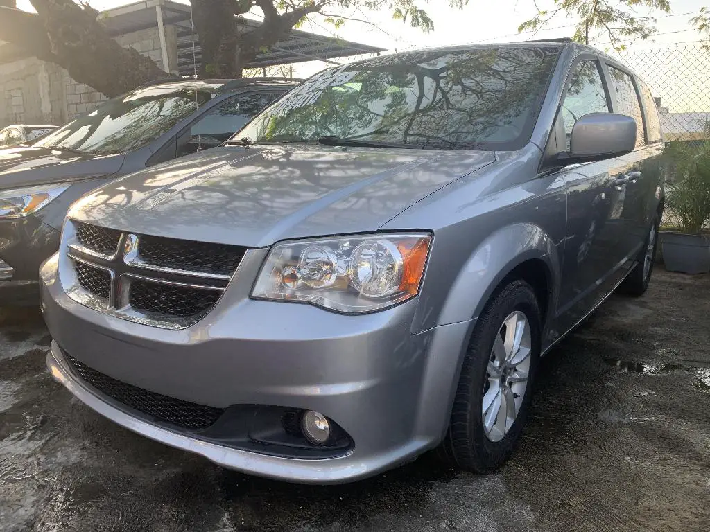 Dodge Grand Caraban SXT Foto 7271327-1.jpg