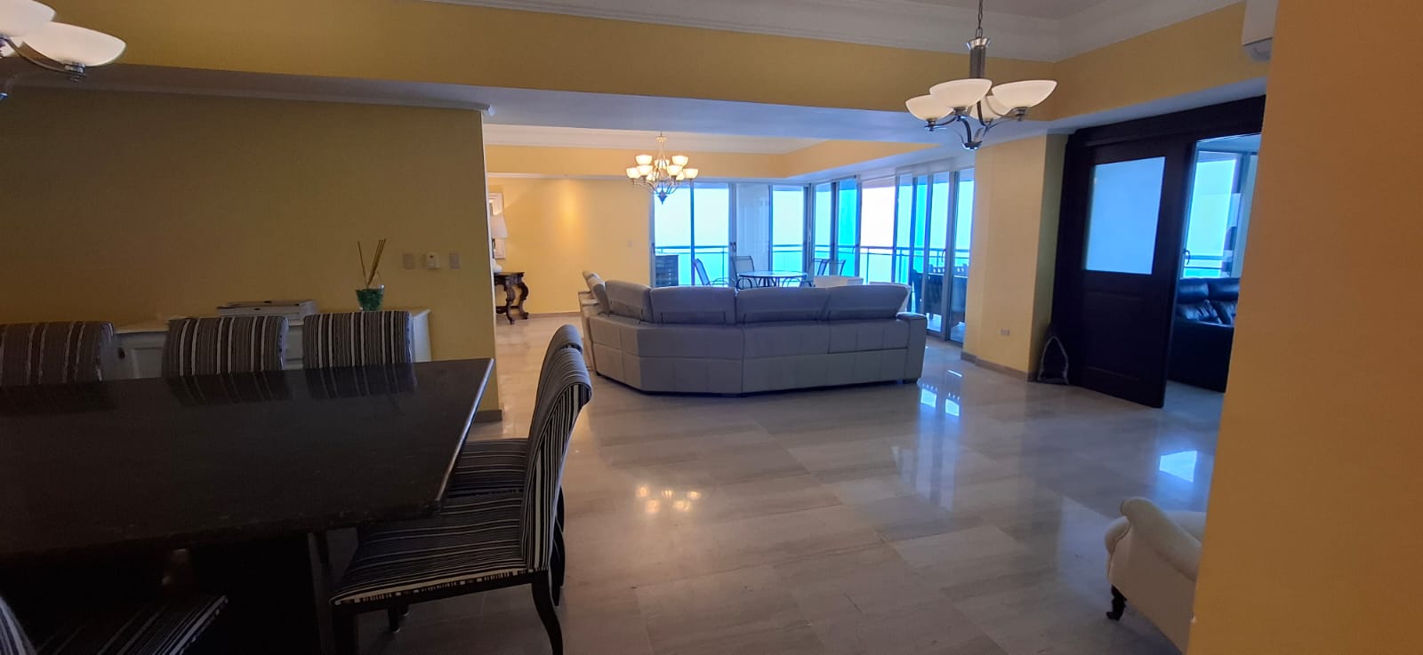 Apartamento en venta en Malecón center semi-amuebaldo 3 habitaciones Foto 7271471-3.jpg
