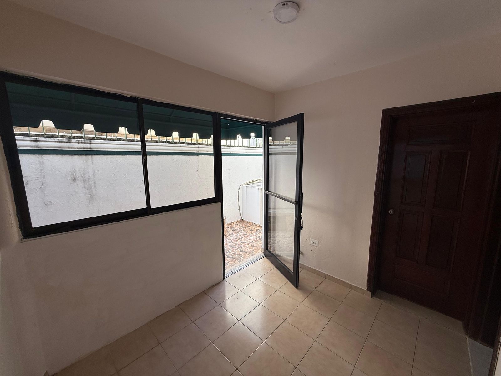 CASA EN ALQUILER  EN BELLA VISTA PROXIMO A LA ANACAONA Y NUÑEZ DE CACE Foto 7271540-4.jpg