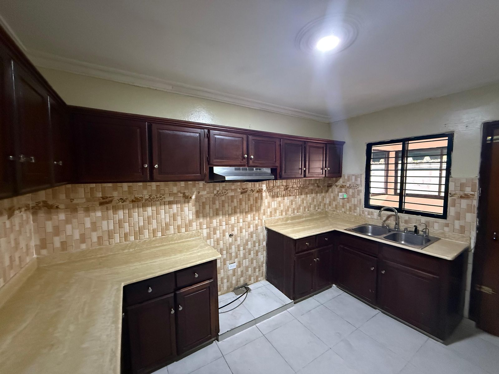 CASA EN ALQUILER  EN BELLA VISTA PROXIMO A LA ANACAONA Y NUÑEZ DE CACE Foto 7271540-6.jpg