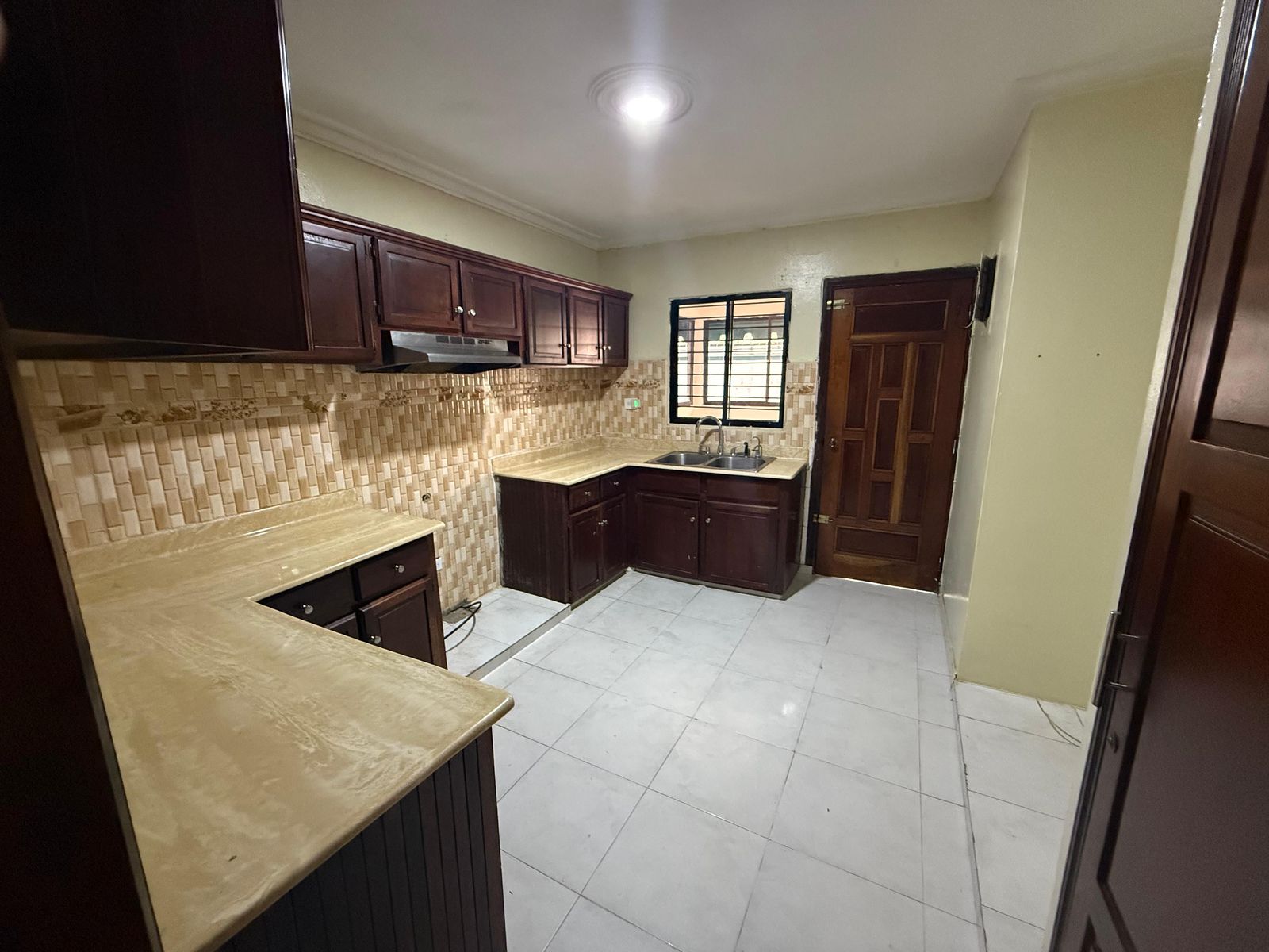 CASA EN ALQUILER  EN BELLA VISTA PROXIMO A LA ANACAONA Y NUÑEZ DE CACE Foto 7271540-7.jpg