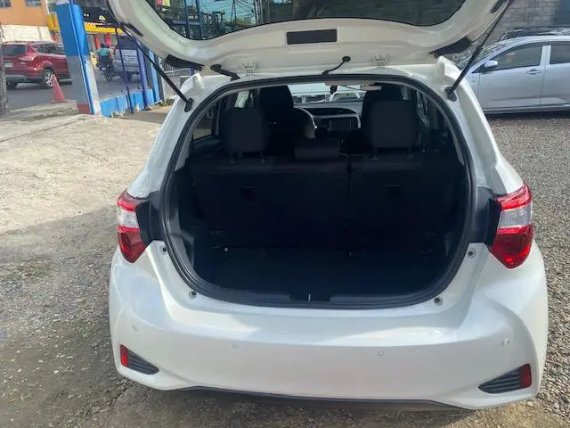 TOYOTA VITZ RECIEN IMPORTADO AÑO 2020 EXCELENTES CONDICIONES Foto 7271582-10.jpg