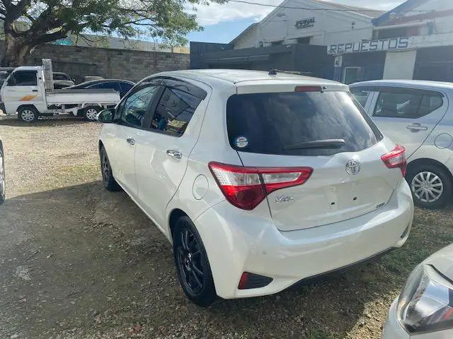 TOYOTA VITZ RECIEN IMPORTADO AÑO 2020 EXCELENTES CONDICIONES Foto 7271582-3.jpg