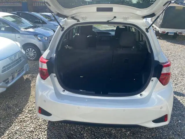 TOYOTA VITZ RECIEN IMPORTADO AÑO 2020 EXCELENTES CONDICIONES Foto 7271592-7.jpg