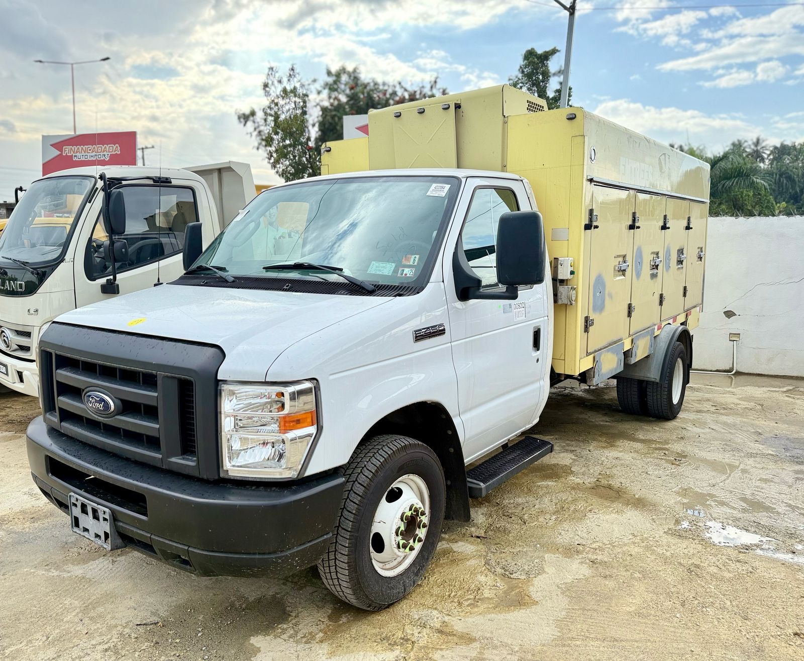 Camión Ford E450 Super Duty 2019  Foto 7271615-3.jpg