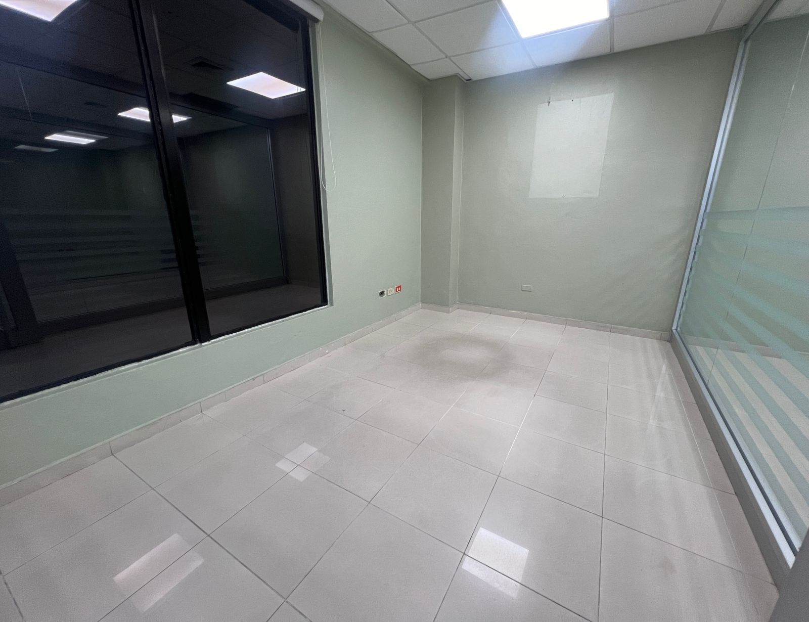 Local comercial en alquiler en Piantini 128 metros Foto 7271616-13.jpg