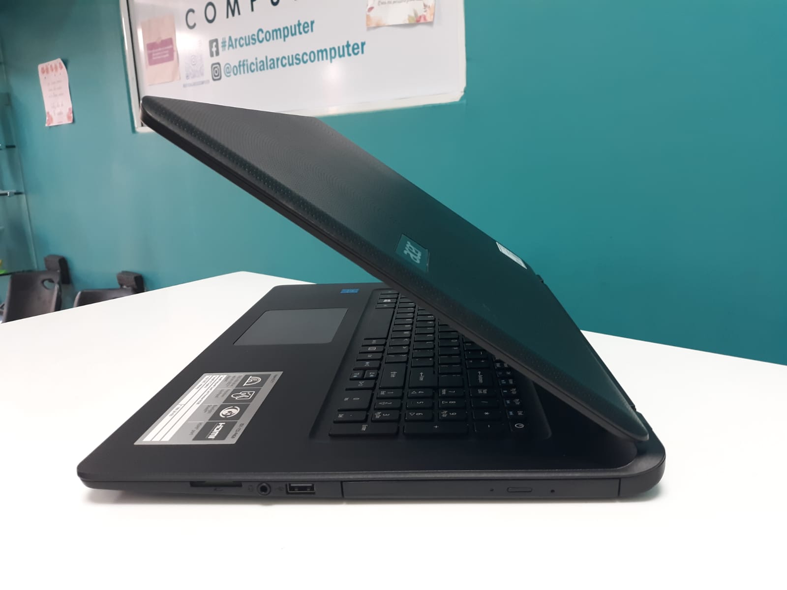 	 Laptop Acer Aspire ES1-732 / 7th Gen Intel Pentium N4200 / 8GB DDR3  Foto 7271664-4.jpg