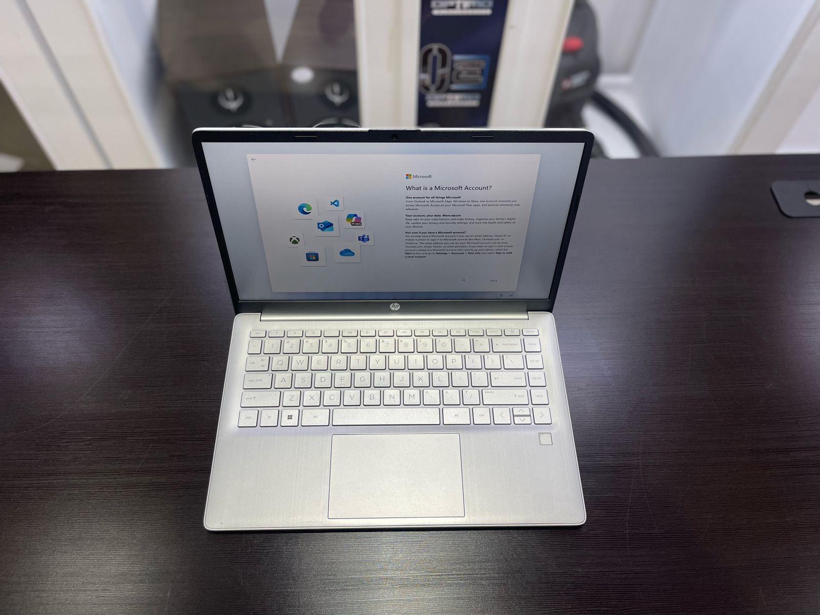 Laptop HP Qulcom Snapdragon 7c 4GB Ram 128GB SSD 14 Pulg Foto 7271673-1.jpg