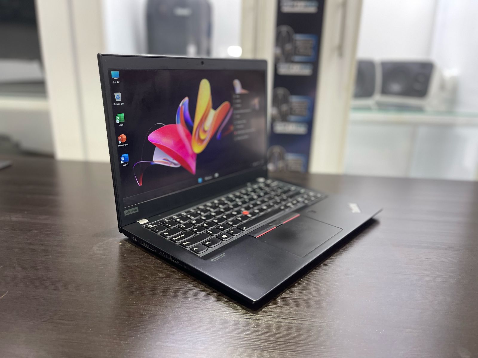 Laptop Lenovo ThinkPad x13 Ryzen 5 Pro 16GB Ram 256GB SSD 14 Pulg Foto 7271678-5.jpg