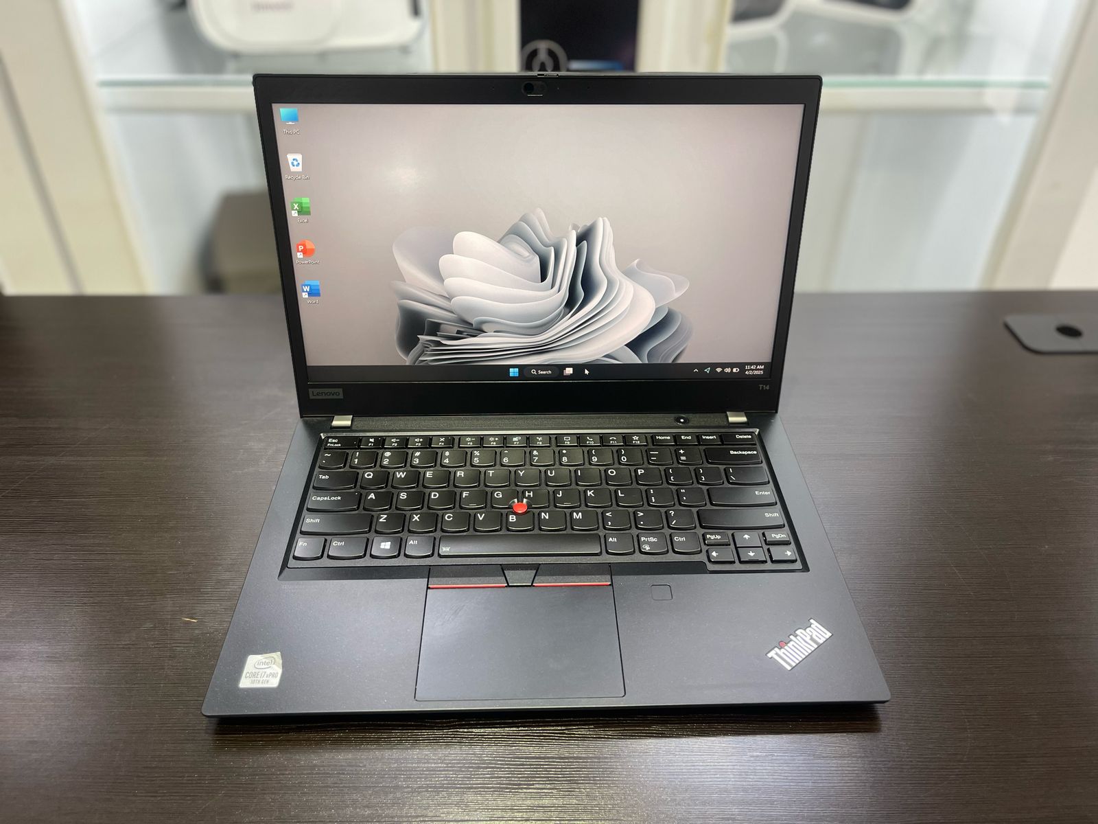 Lenovo T14 Laptop Touch i7-10ma 16GB Ram 256GB SSD 14 Pulg Foto 7271685-1.jpg