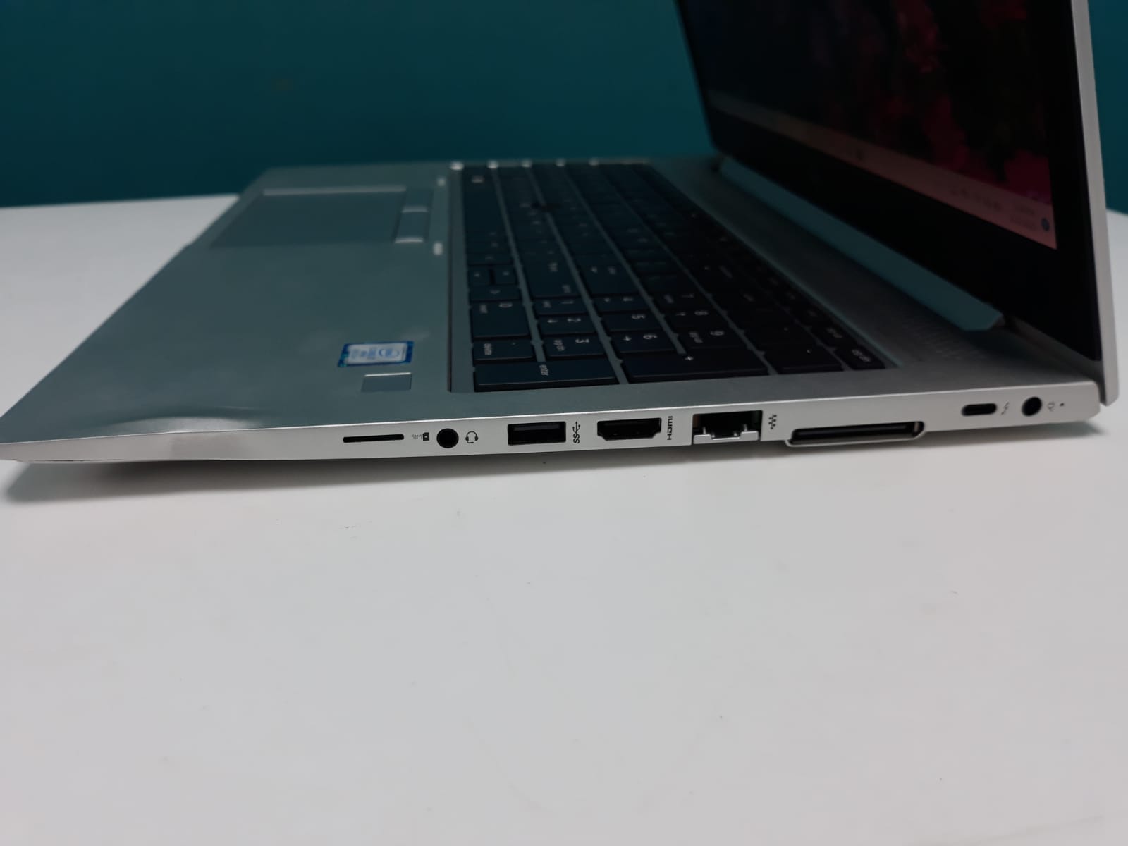 Laptop HP EliteBook 850 G5 / 8th Gen Intel Core i7 / 16GB DDR4 / 256GB Foto 7271690-4.jpg