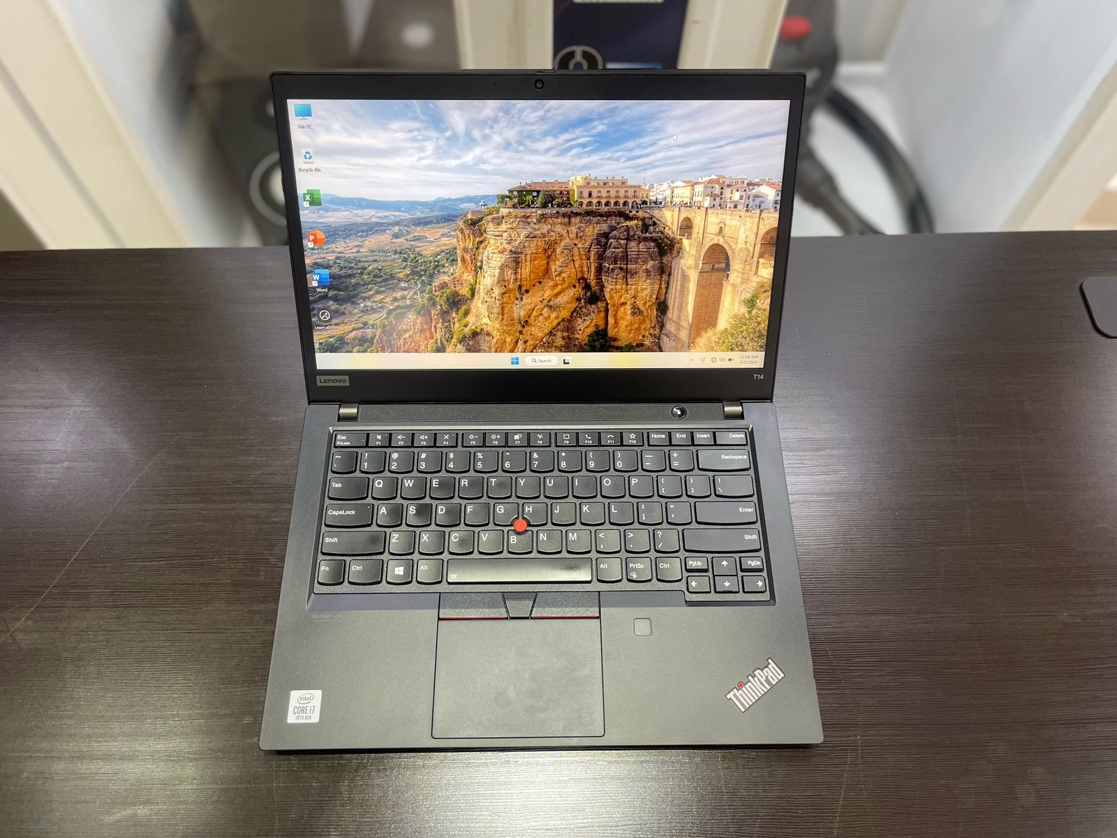 Lenovo ThinkPad T14 i7-10ma 20GB Ram 512GB SSD Laptop de 14 Pulg  Foto 7271693-4.jpg