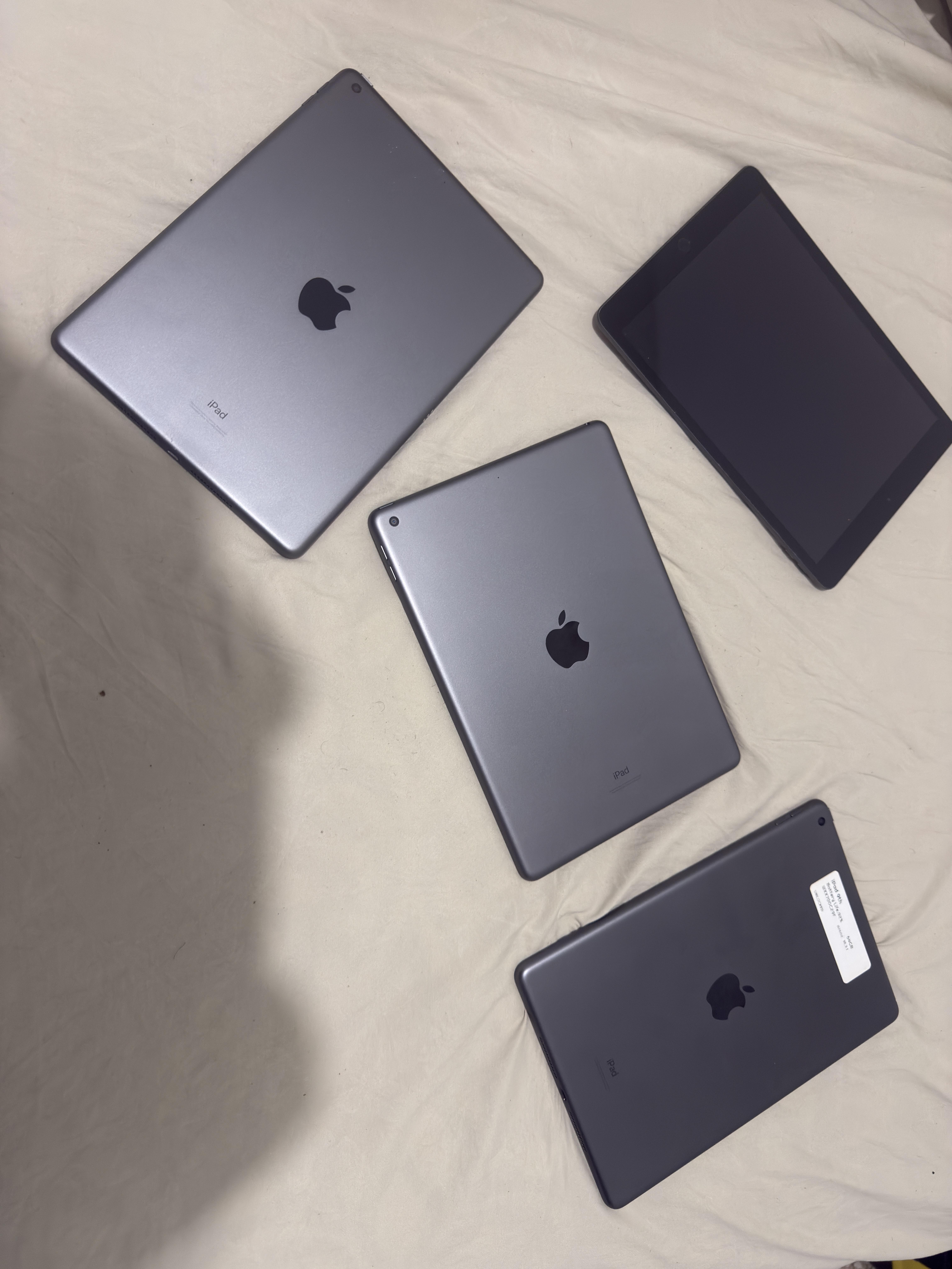 ipad 7ma Gen 32GB wifi 8500 ipad 9na Gen 64GB wifi 12500  Foto 7271736-4.jpg