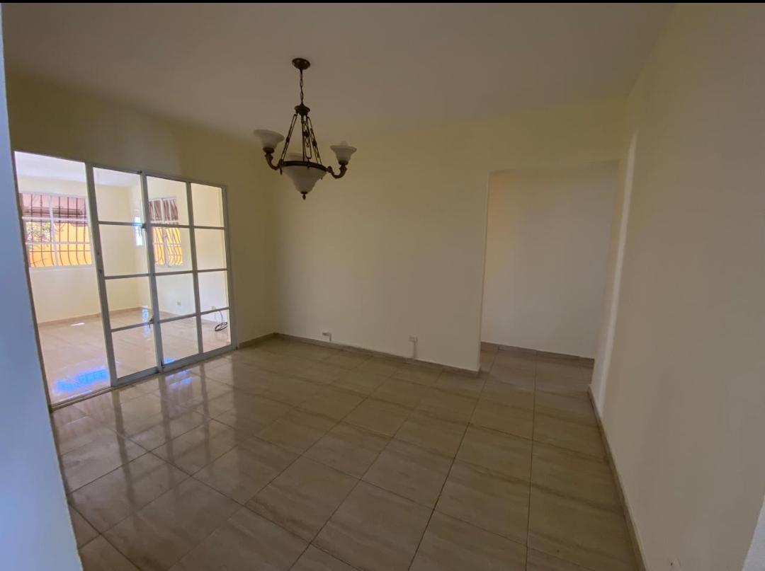 Se vende casa en Residencial Acuario detrás de la avenida España. Foto 7271807-12.jpg