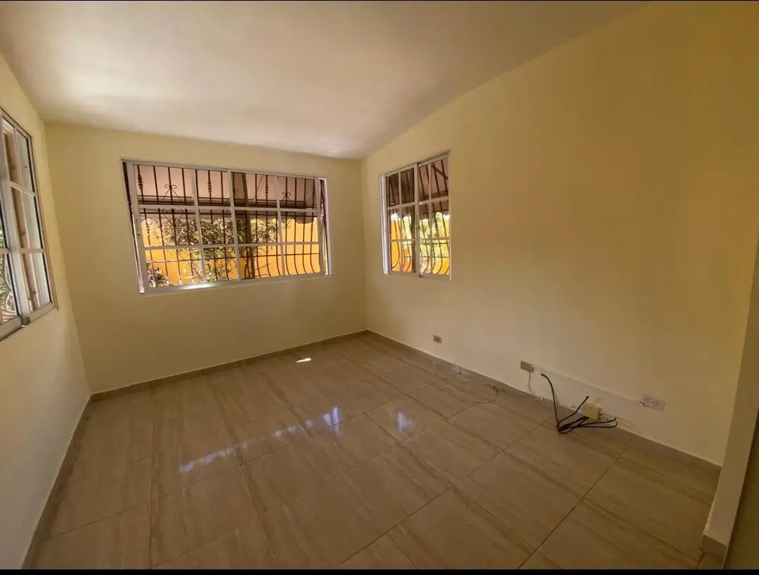 Se vende casa en Residencial Acuario detrás de la avenida España. Foto 7271807-13.jpg