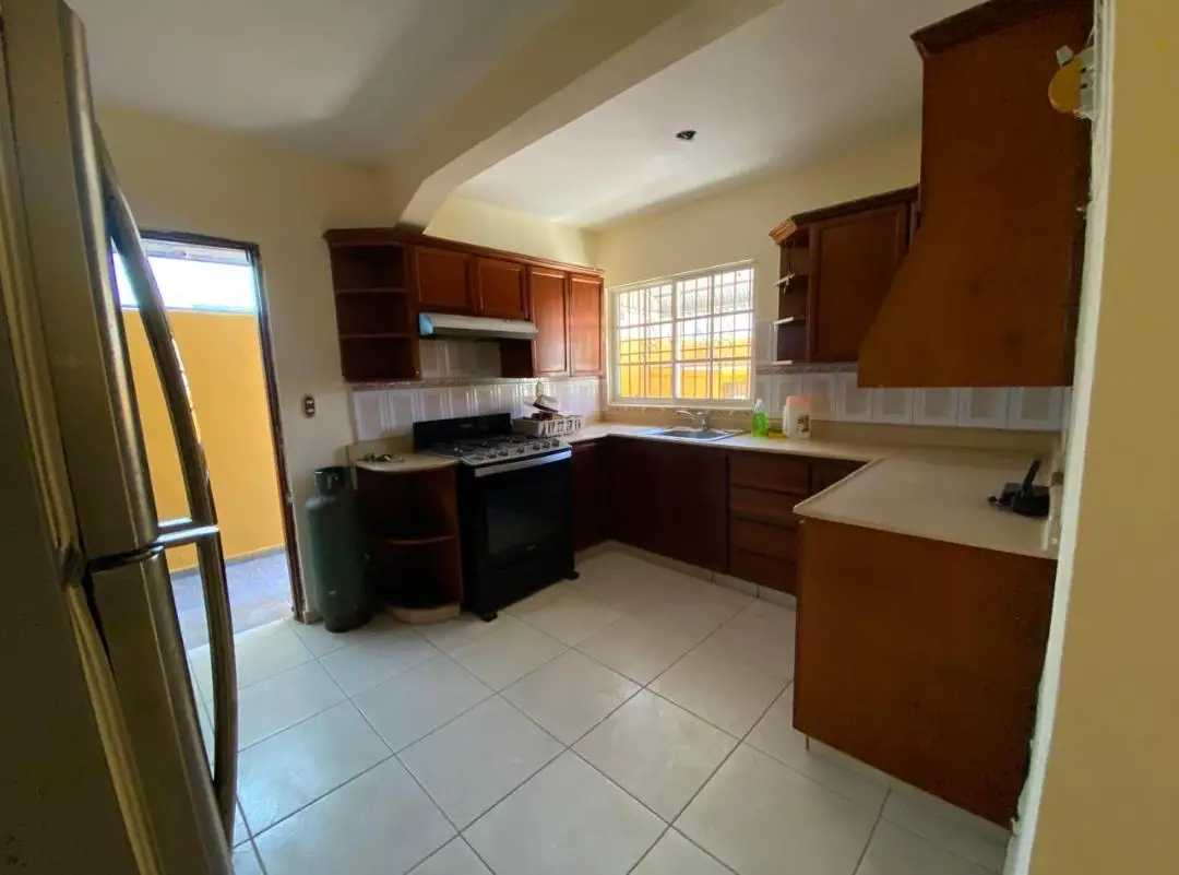Se vende casa en Residencial Acuario detrás de la avenida España. Foto 7271807-14.jpg